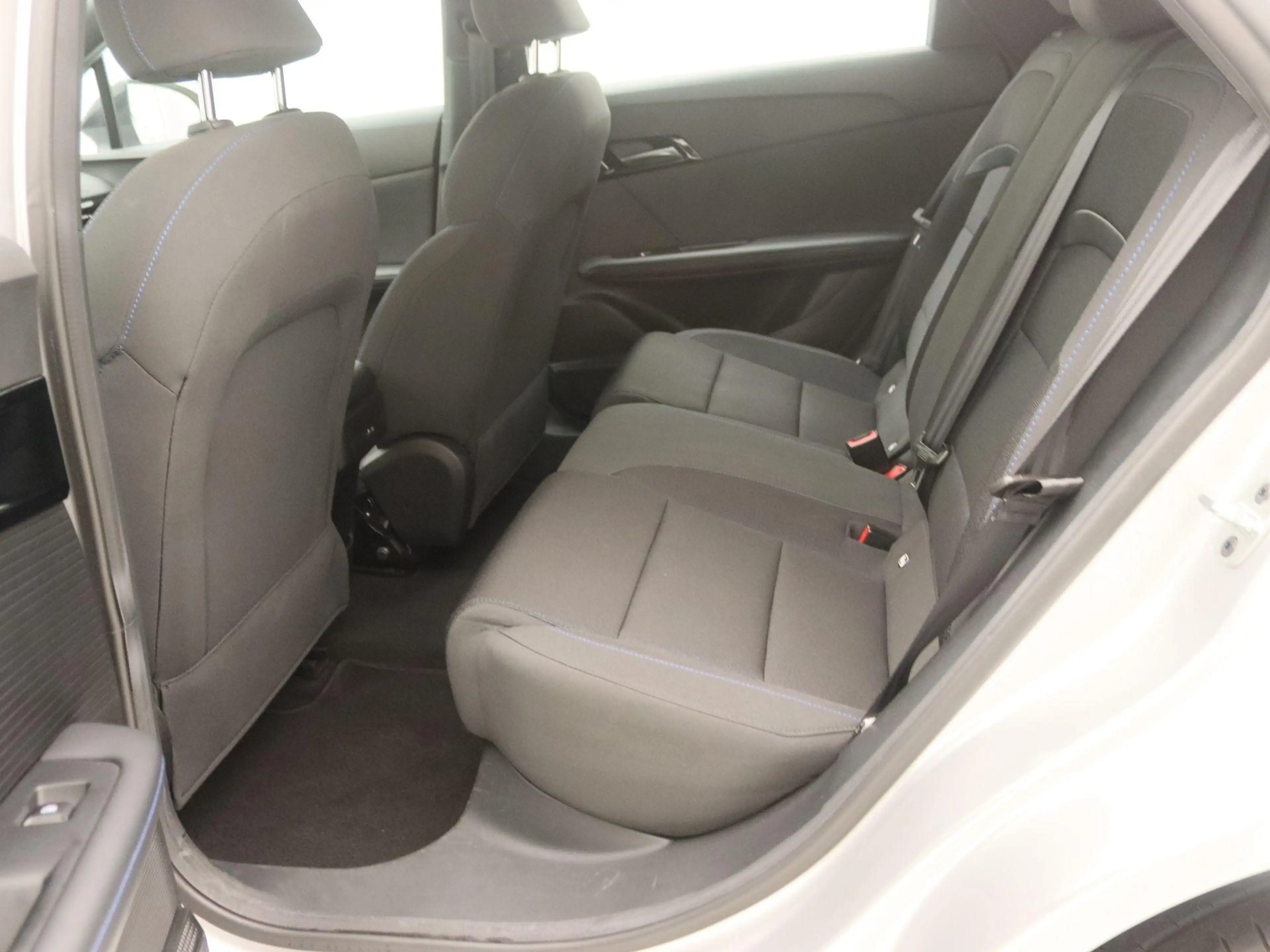 MG MG4 Electric Standard 51 kWh | Apple carplay | LED Ver — photo 12