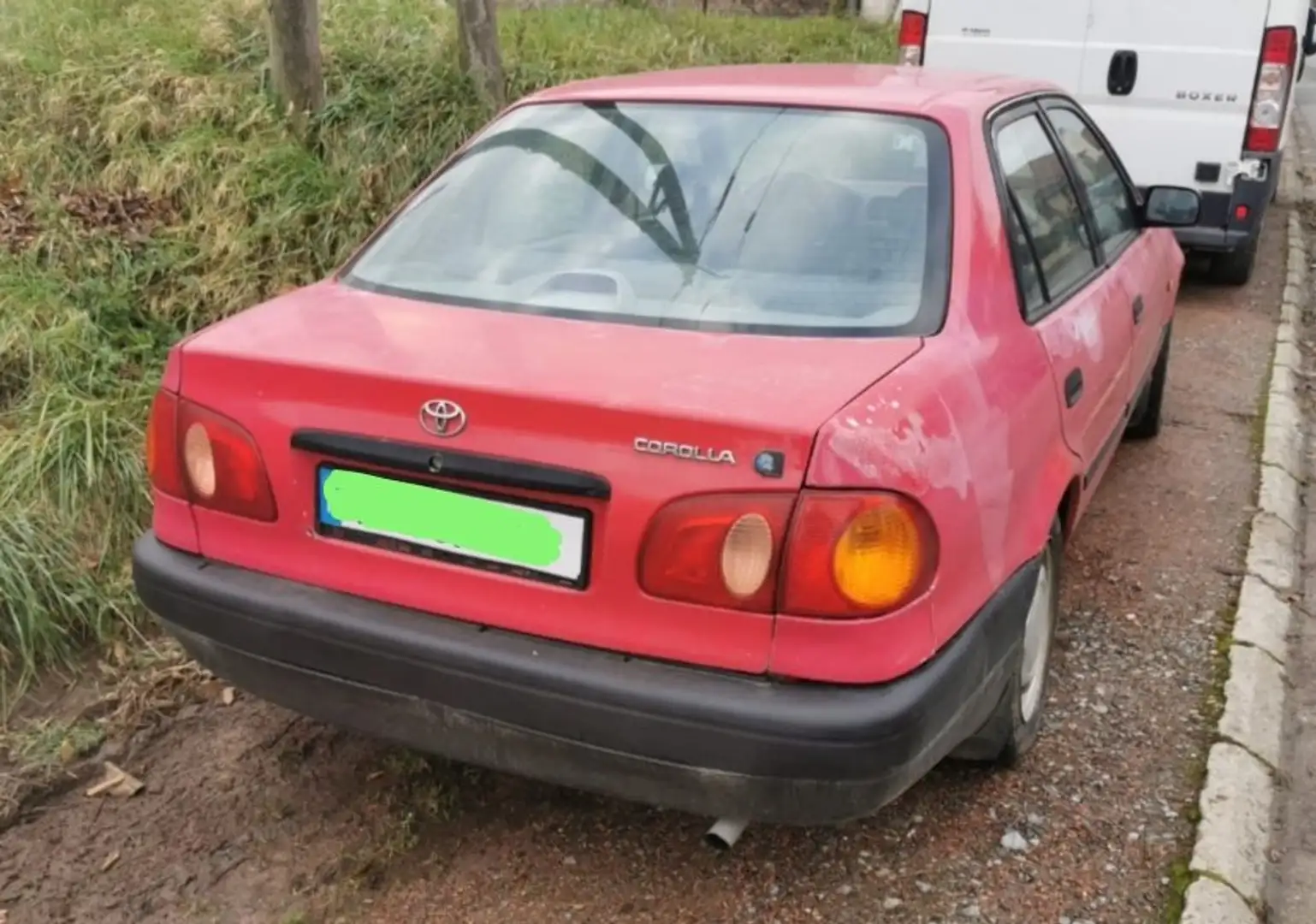 Toyota Corolla 1.3i XLi Hatchback Czerwony - 2