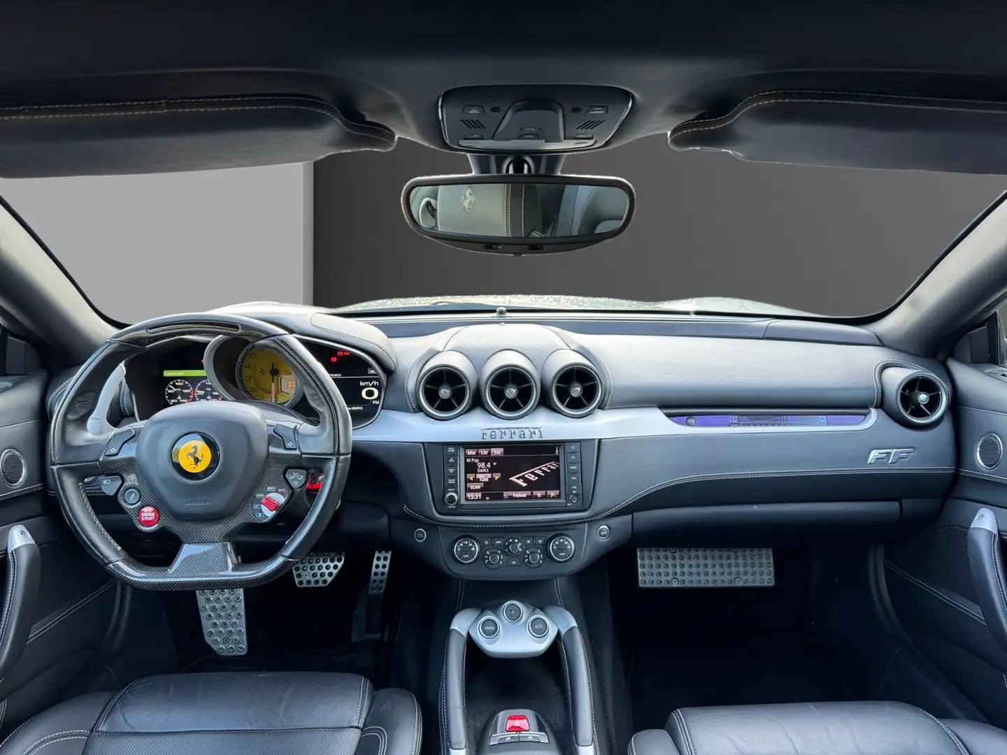 Ferrari FF FF V12 6.0 660ch Weiß - 2