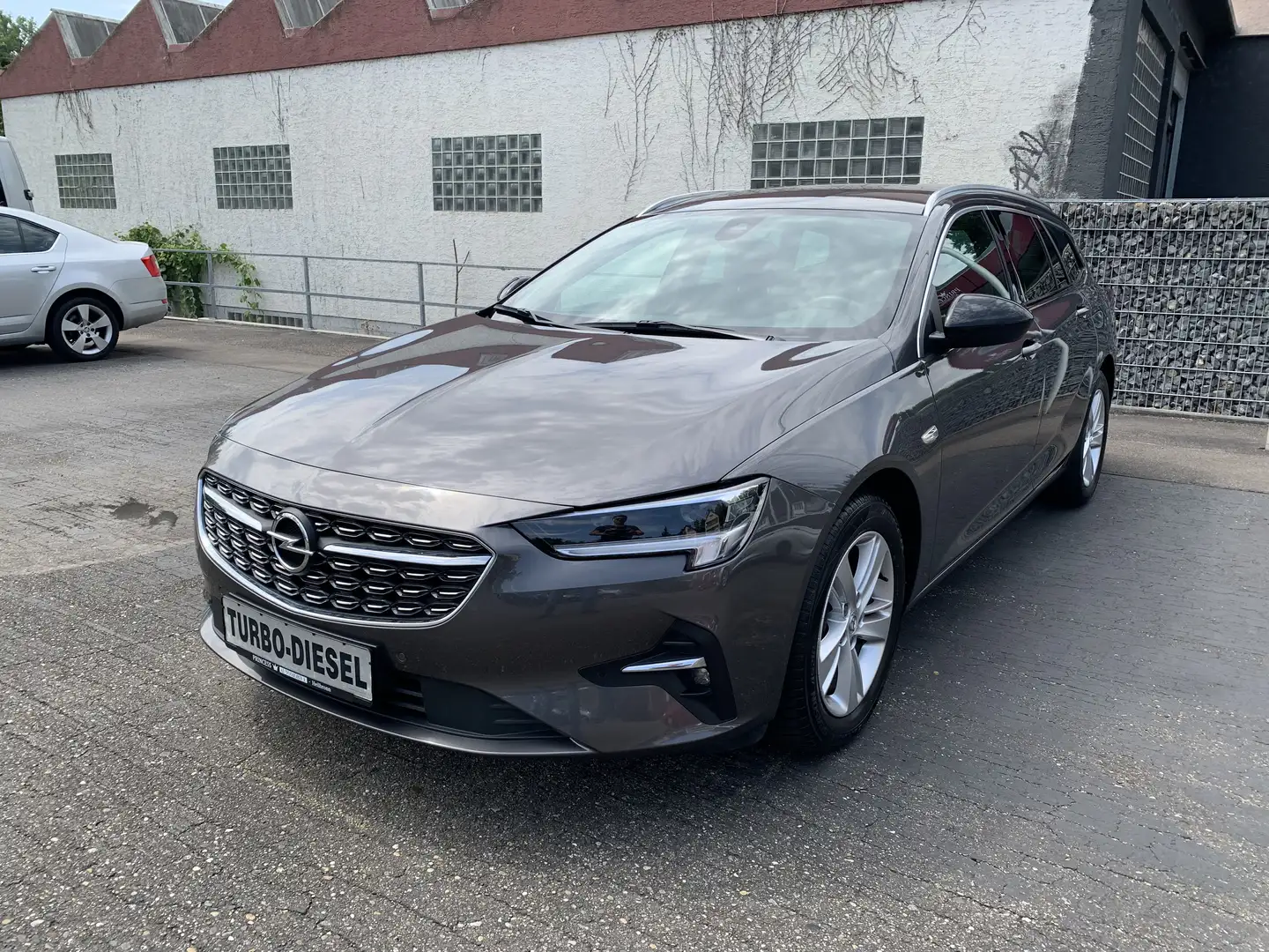 Opel Insignia Sports Tourer 1.5 CDTI Aut. Business *LED*Kamera* Grau - 1