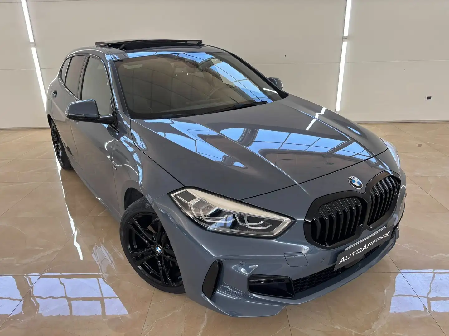 BMW 116 116d Msport auto Šedá - 2