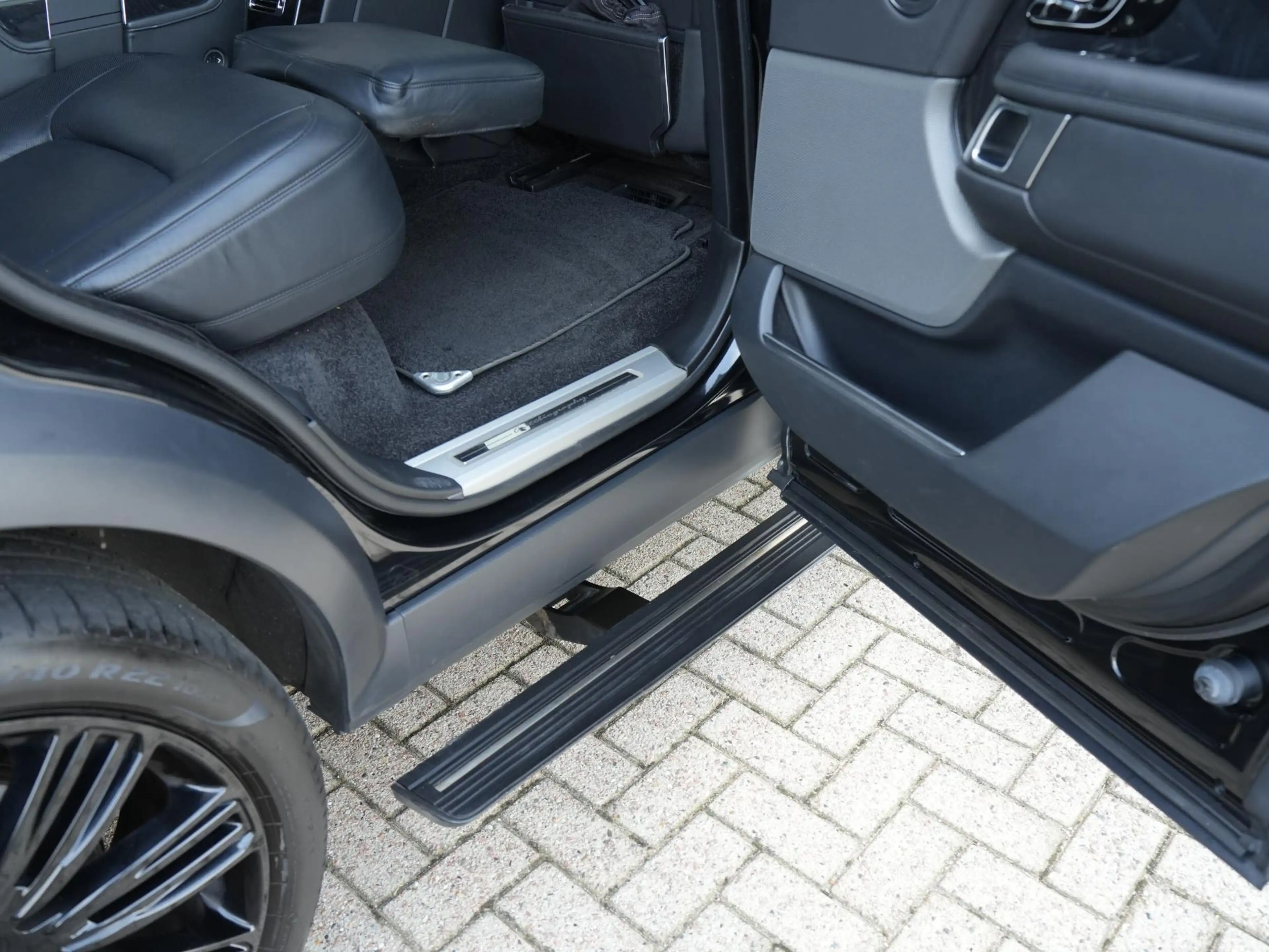 Land Rover Range Rover 5.0 V8 SC LWB Autobiography — photo 12