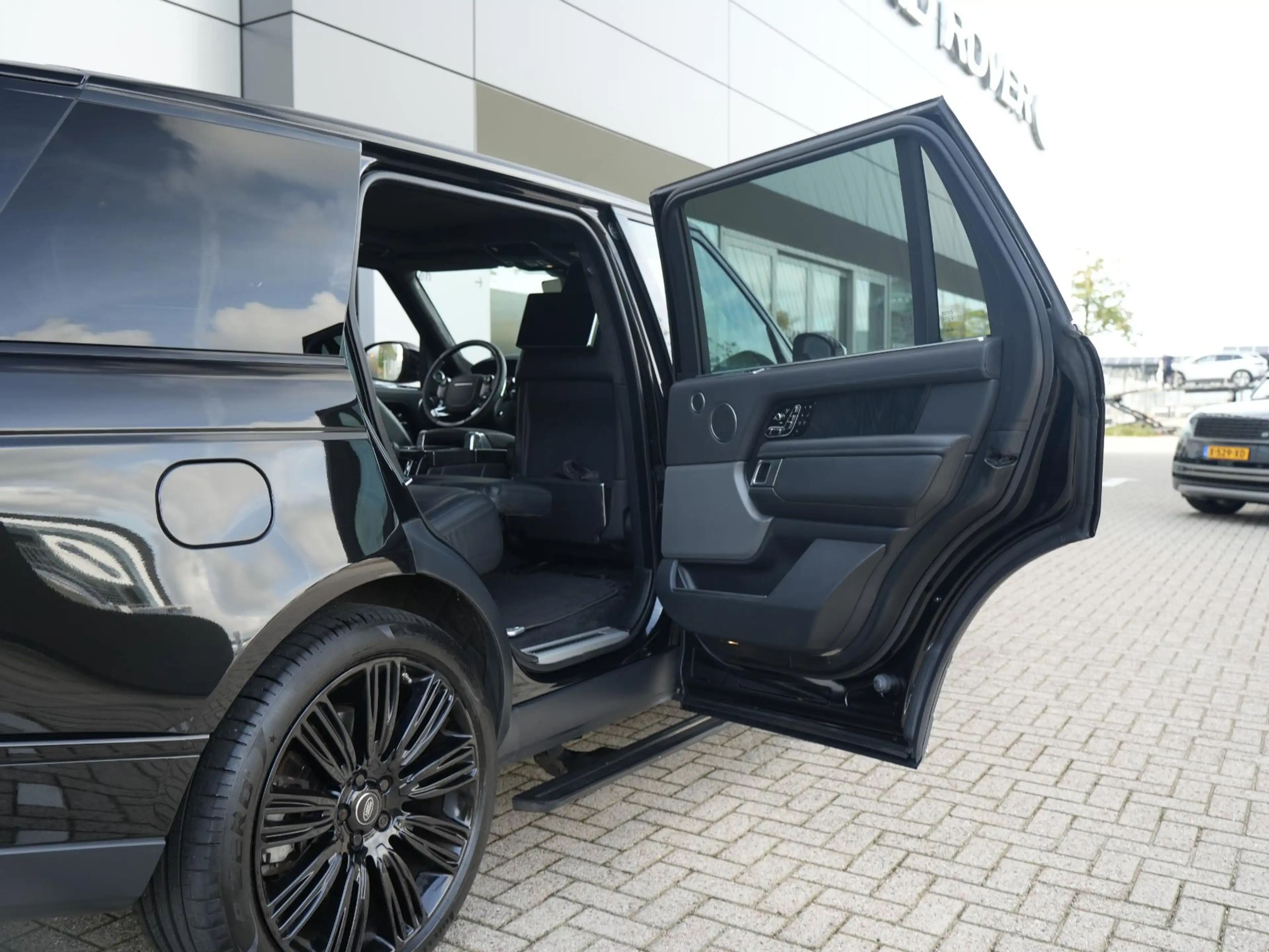 Land Rover Range Rover 5.0 V8 SC LWB Autobiography — photo 9