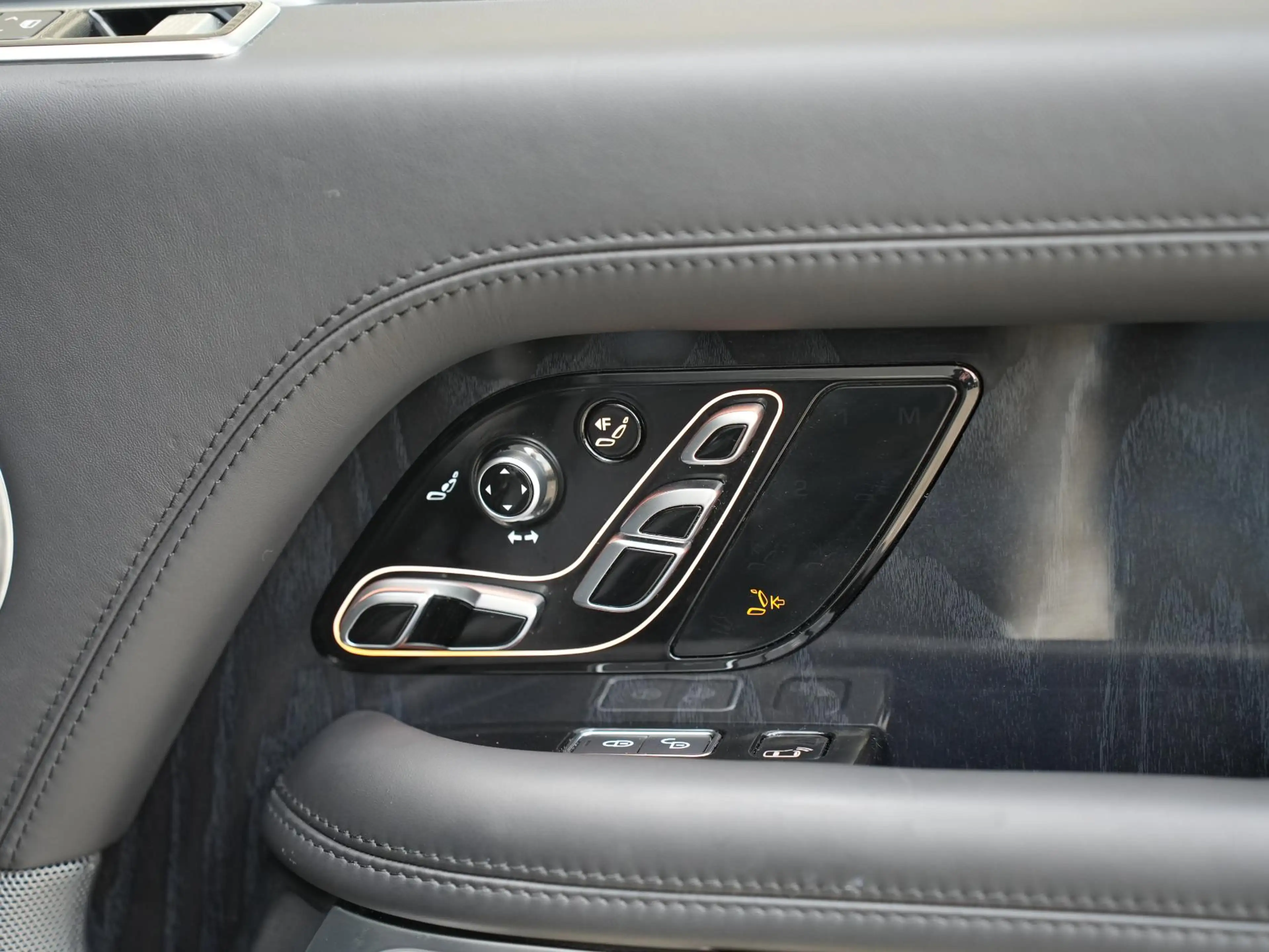 Land Rover Range Rover 5.0 V8 SC LWB Autobiography — photo 13