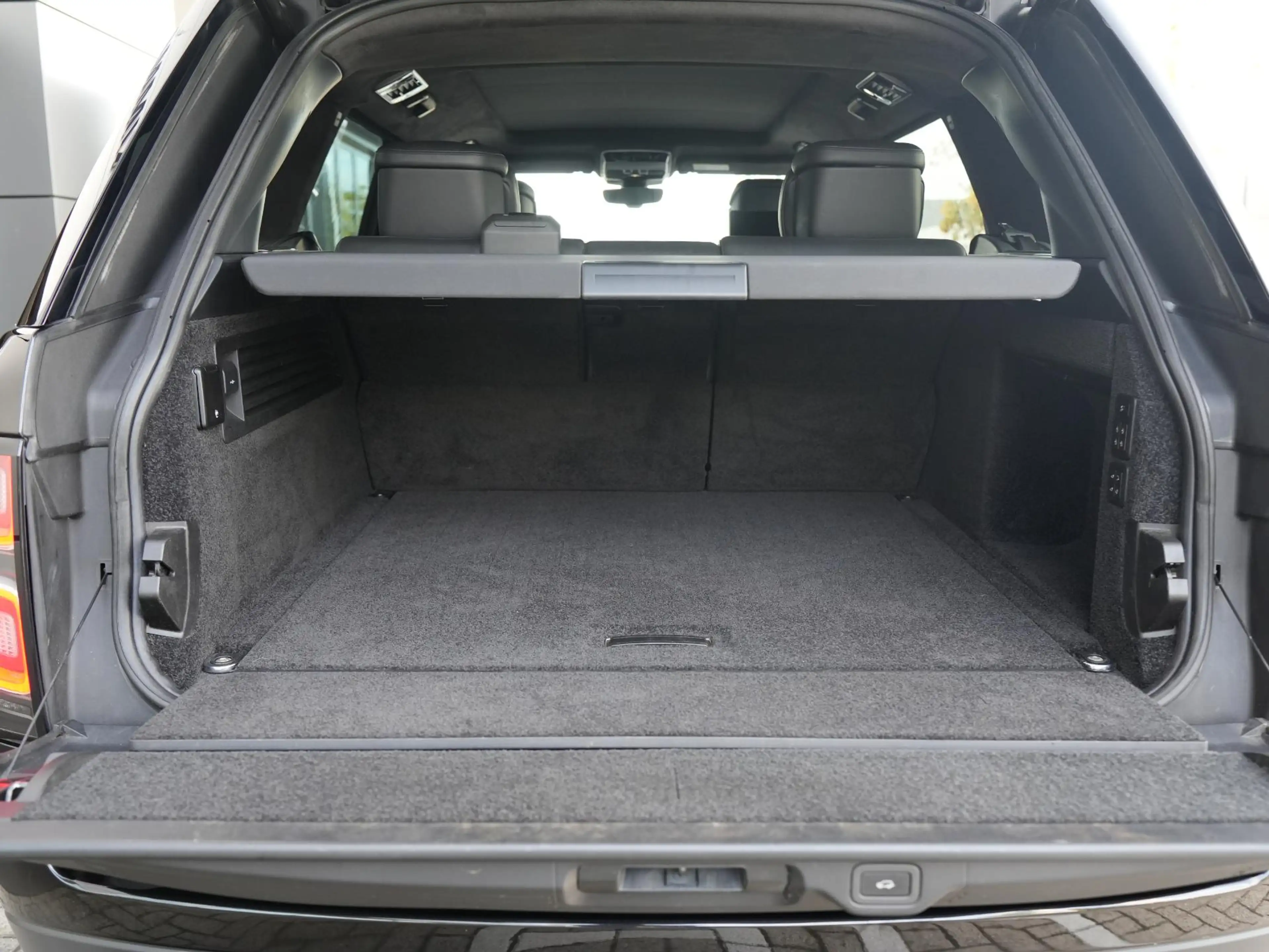 Land Rover Range Rover 5.0 V8 SC LWB Autobiography — photo 22