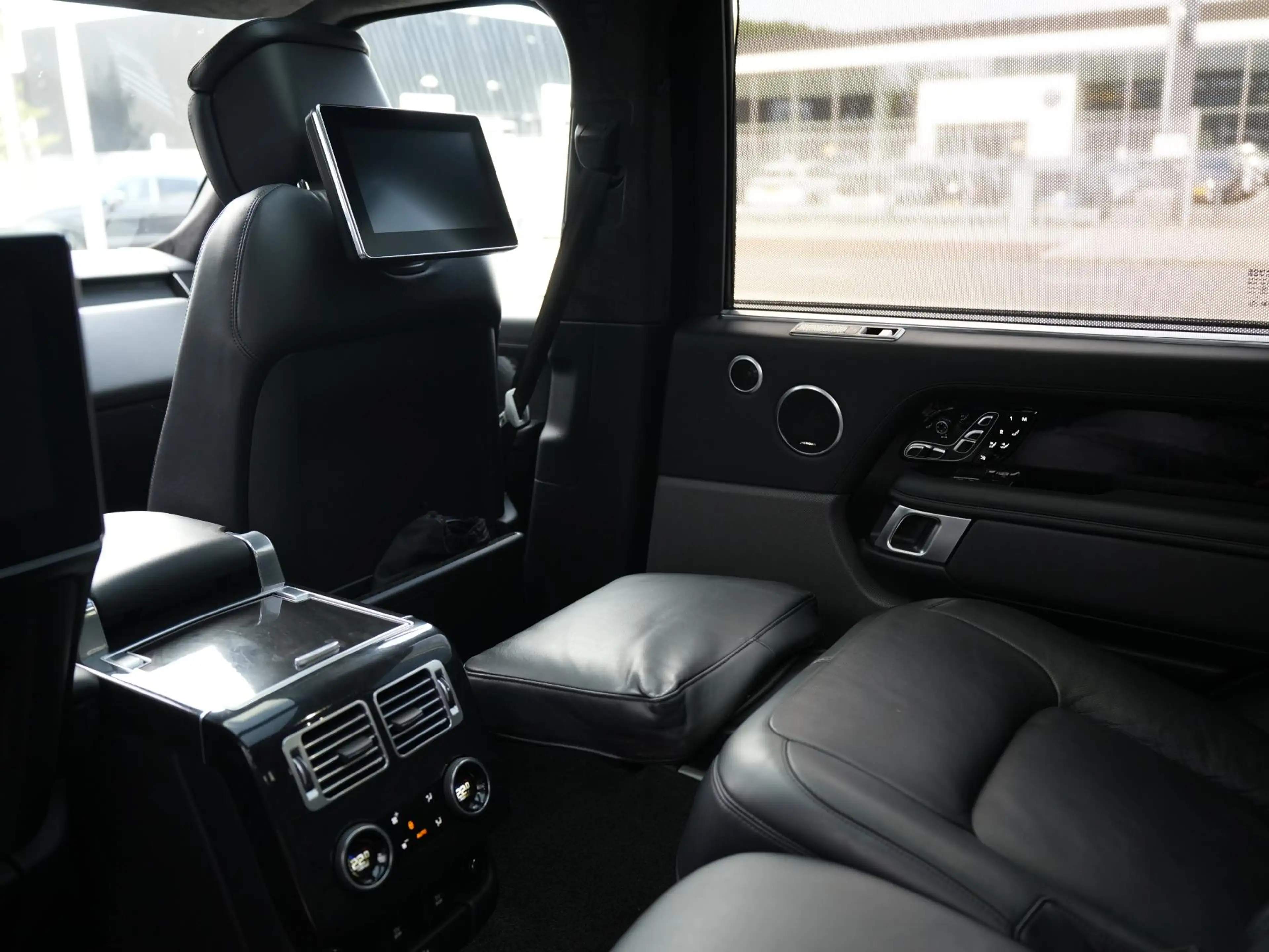 Land Rover Range Rover 5.0 V8 SC LWB Autobiography — photo 15