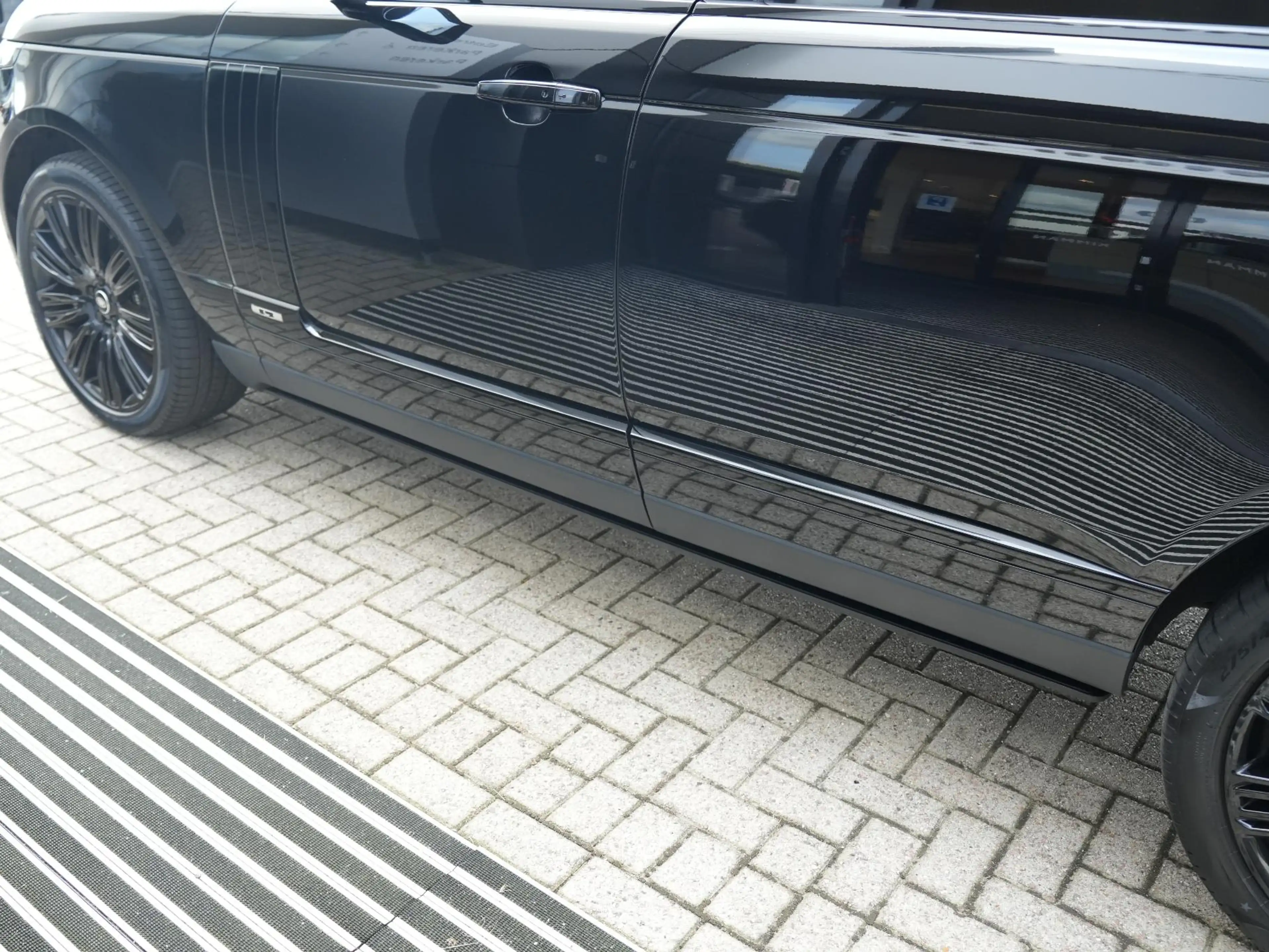 Land Rover Range Rover 5.0 V8 SC LWB Autobiography — photo 26