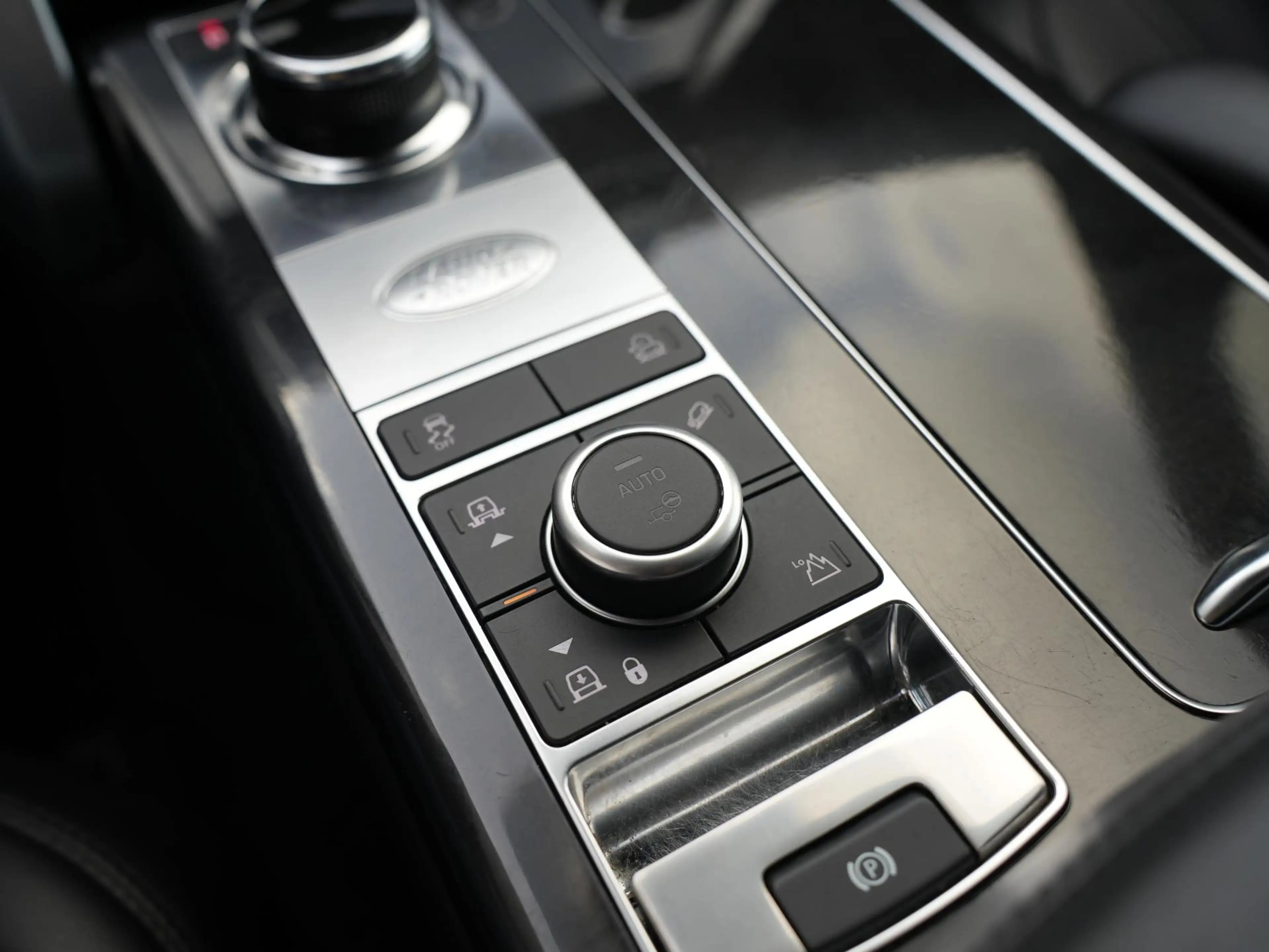 Land Rover Range Rover 5.0 V8 SC LWB Autobiography — photo 42