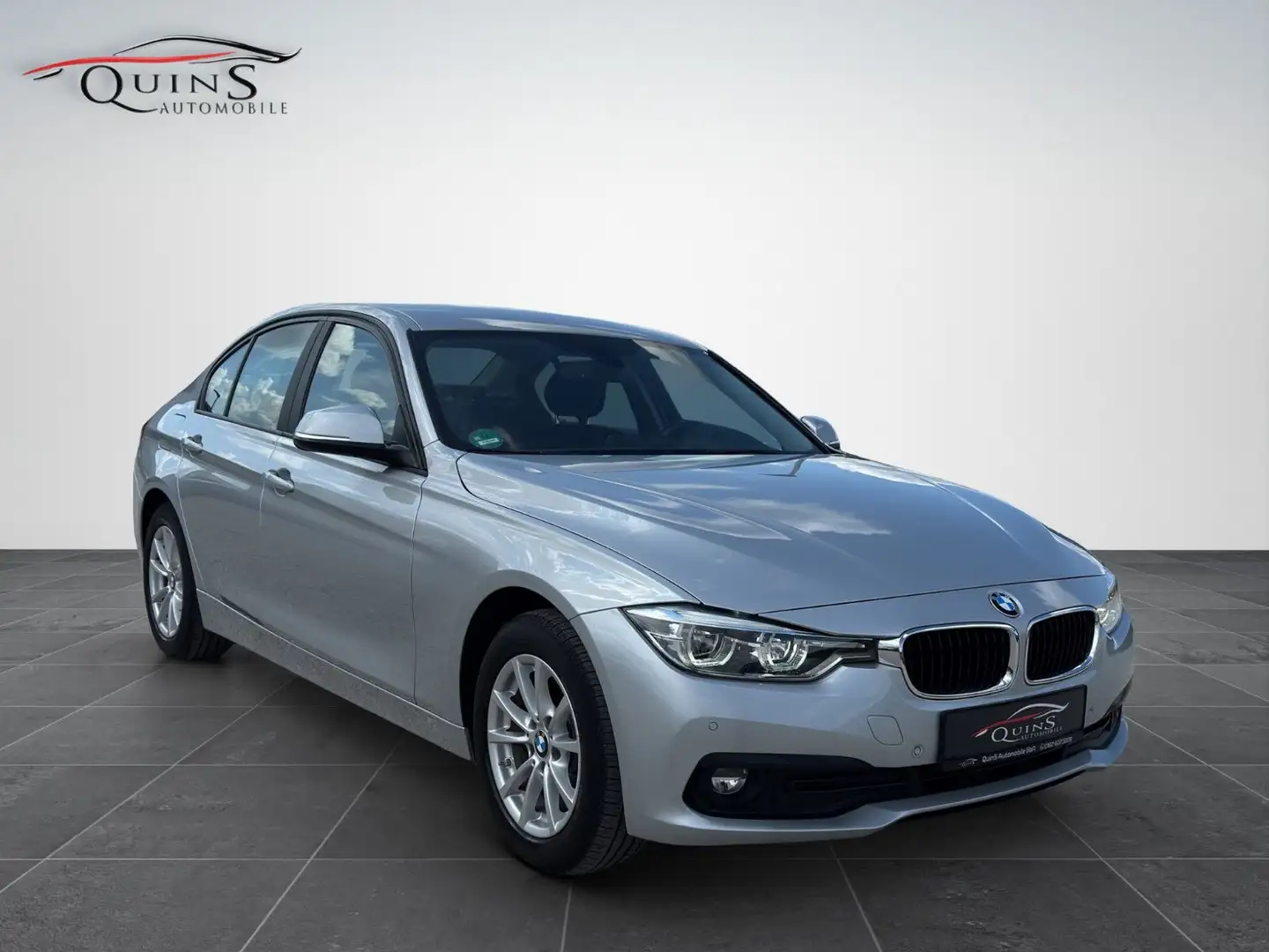 BMW 320 Baureihe 3 Lim. 320 d Advantage 57.750km AC Plateado - 1