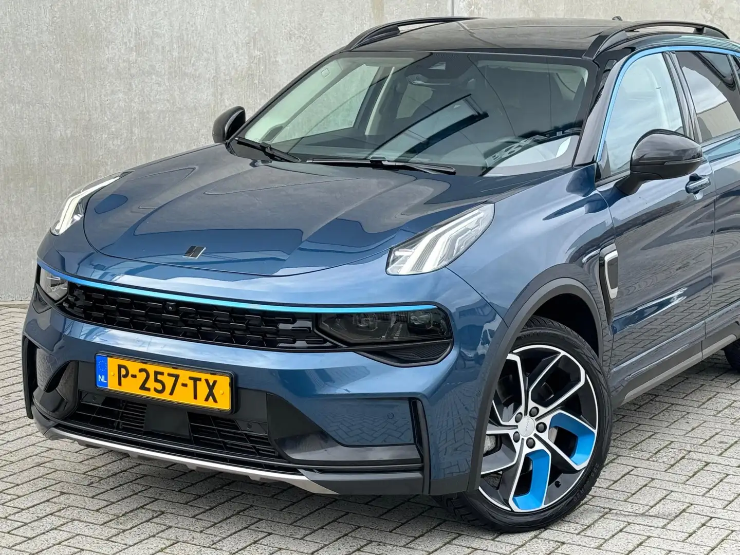 Lynk & Co 01 1.5 Plug-In HYBRID AUT 2022 Blauw 360°|NAP|1E EIGE Bleu - 2