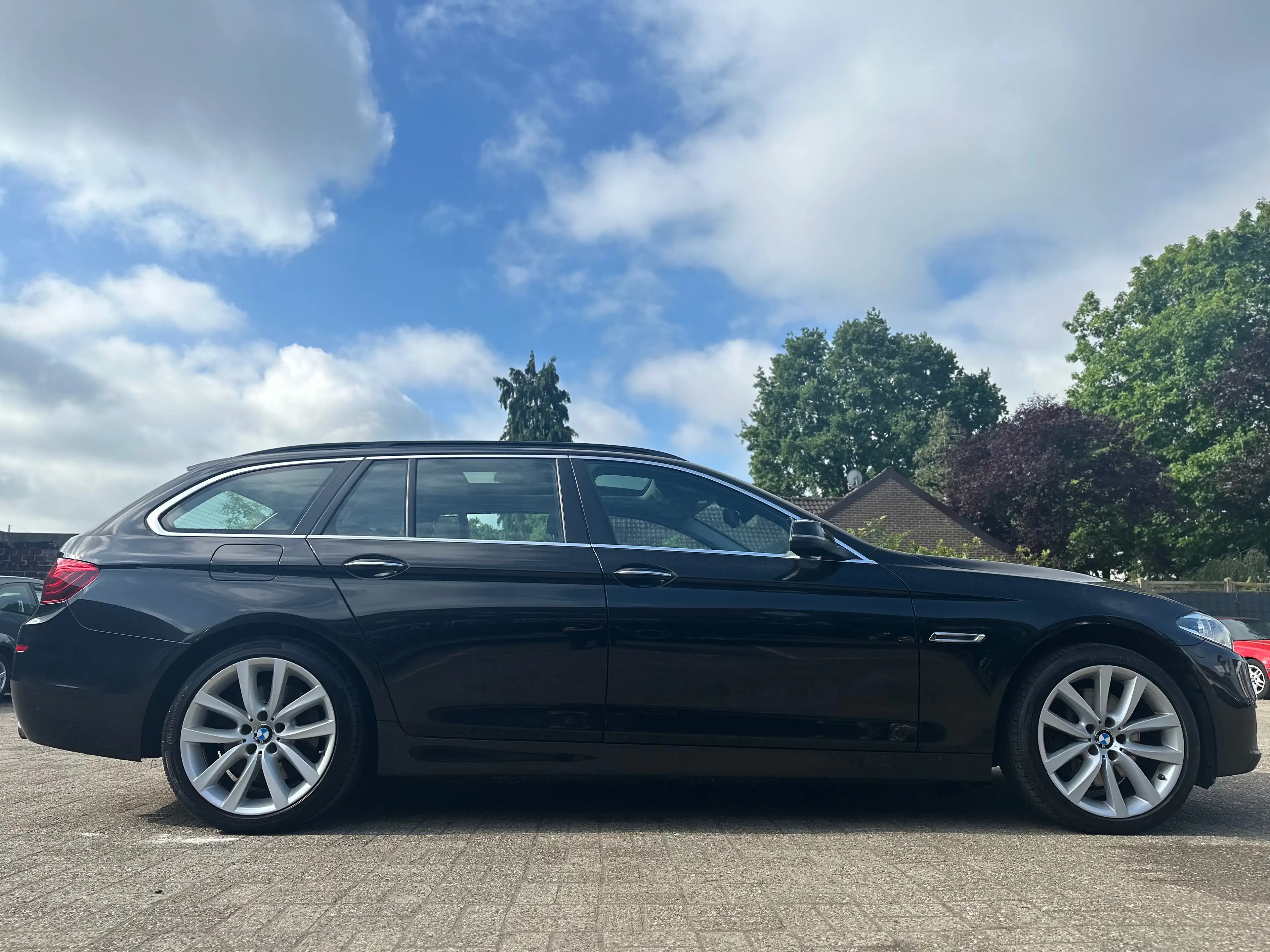 BMW 535 535d xDrive Touring Aut. — photo 2