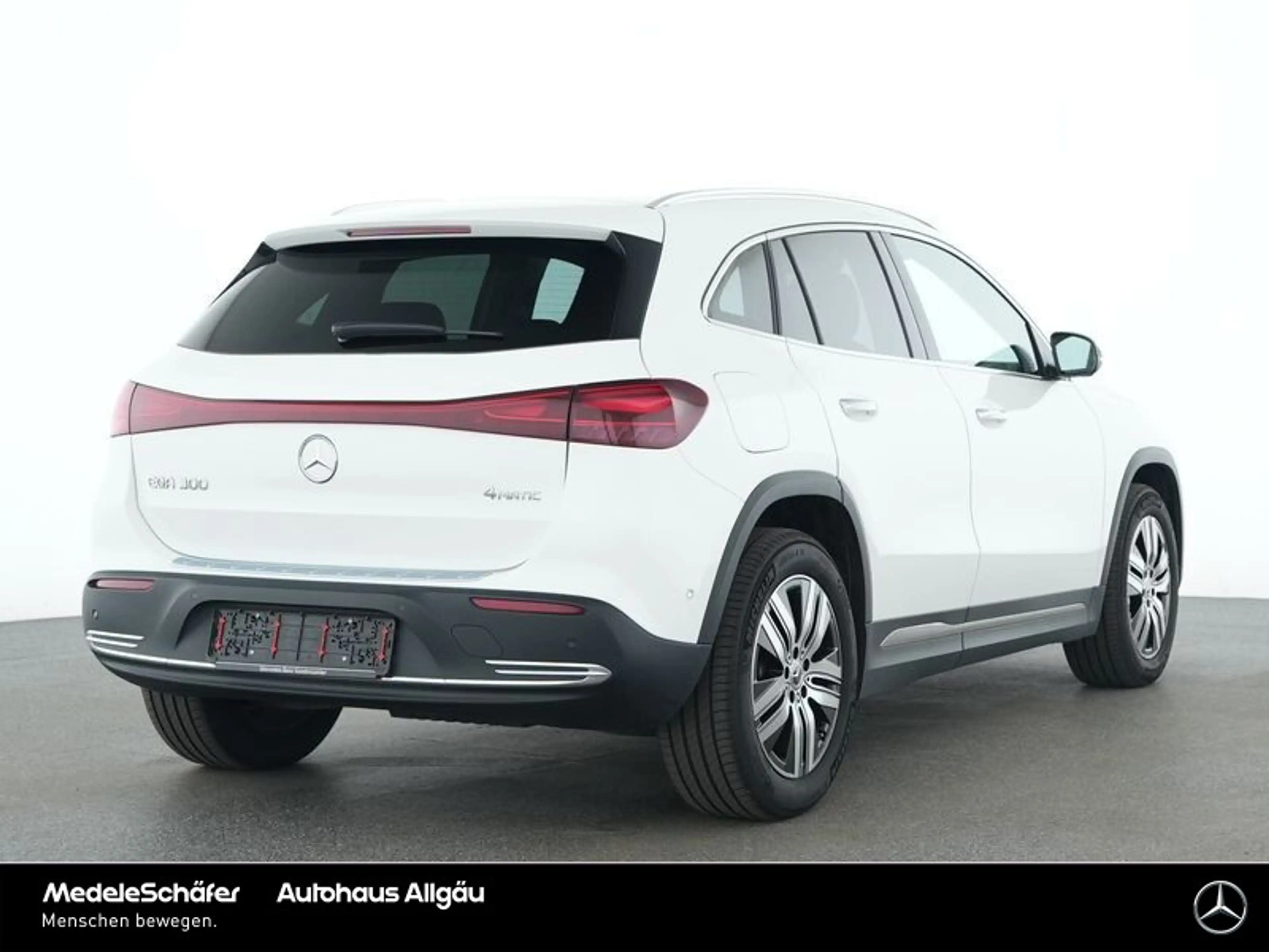 Mercedes-Benz EQA 300 EQA 300 4M ElectricART Fahr-Assi Burmester 360° — photo 2
