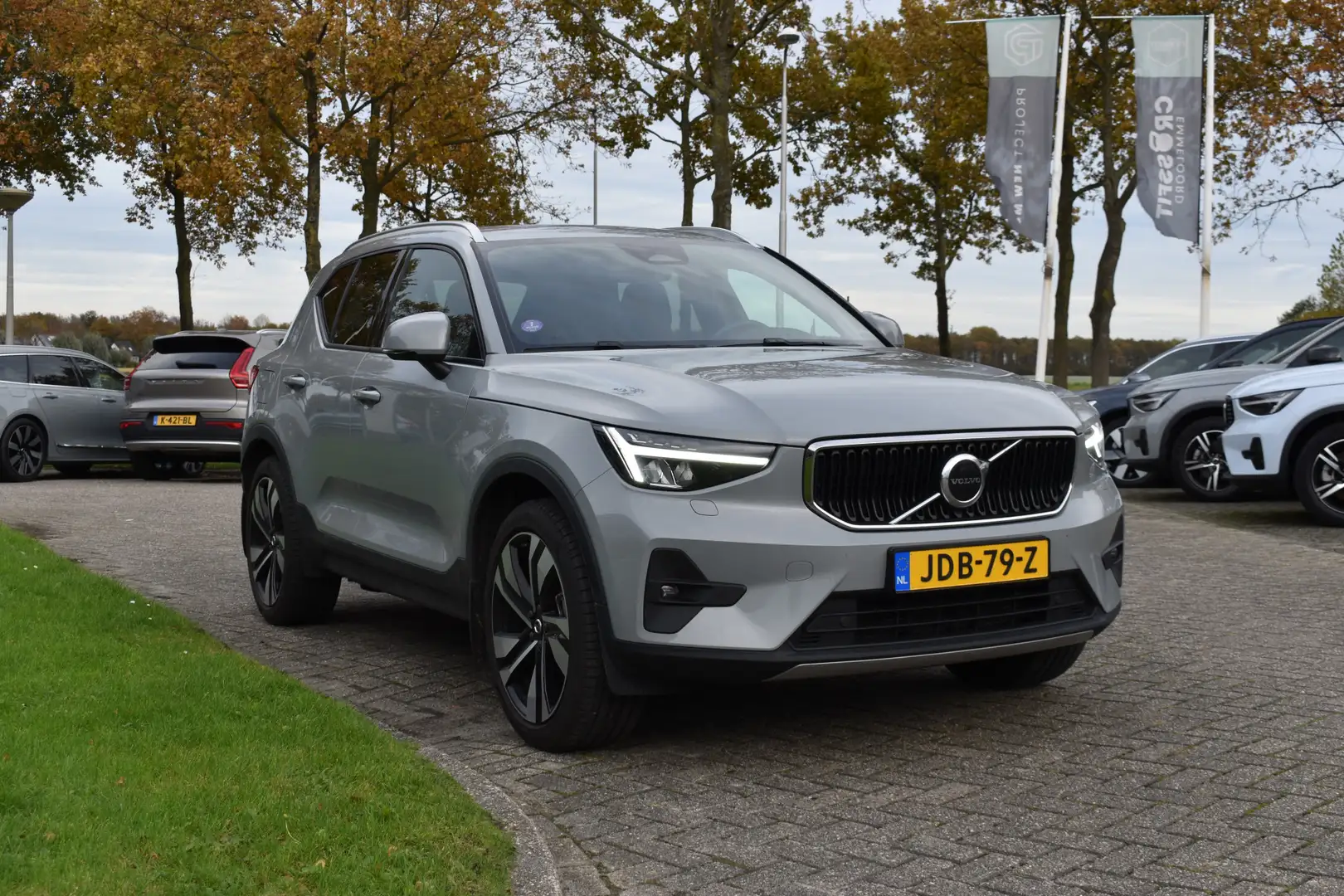 Volvo XC40 B4 211PK Automaat Core | ACC | 20"LMV | Trekhaak | Gris - 2