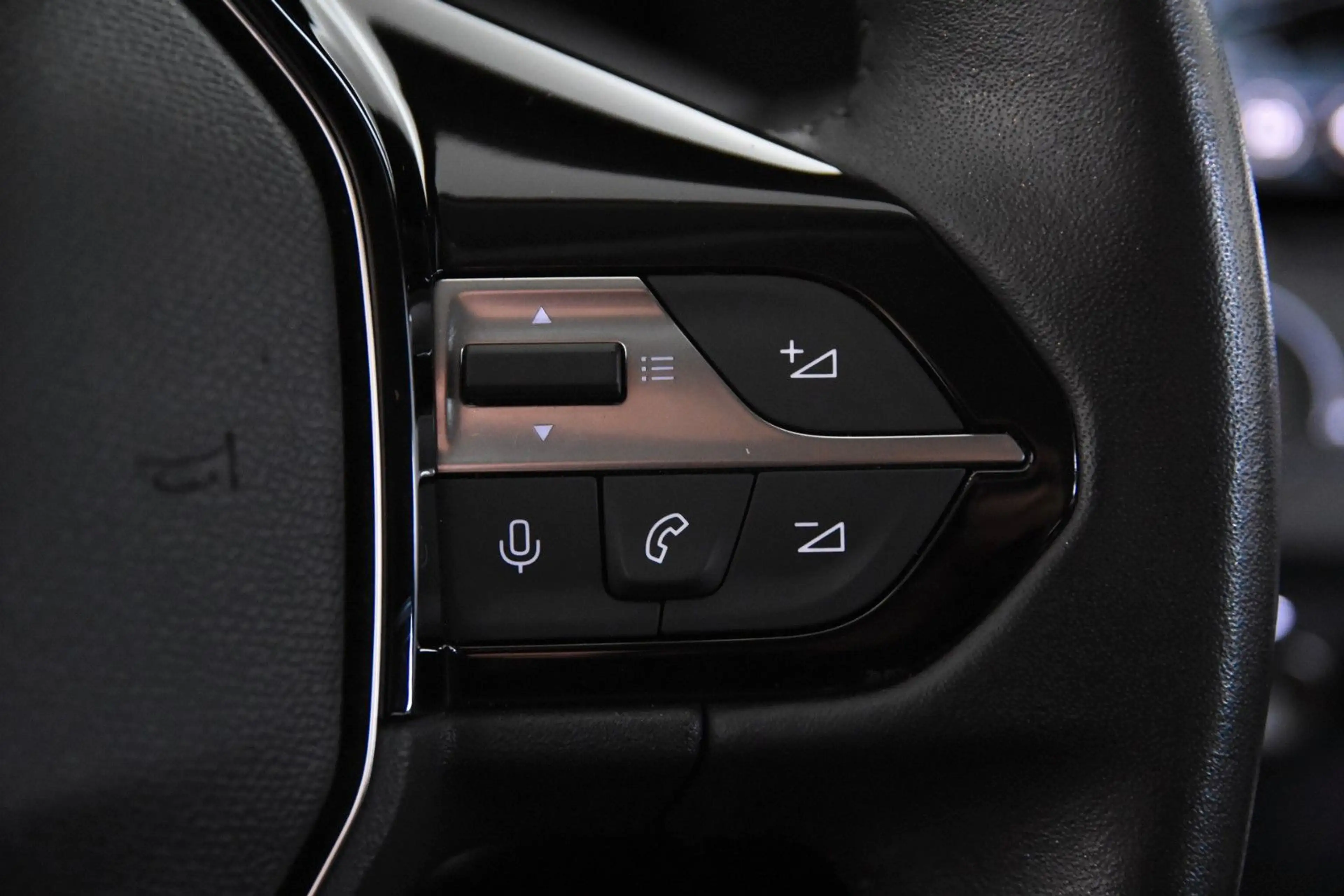 Peugeot 308 Edition *1.Hand*Navi*SHZ*DAB*Park ass.* — photo 13