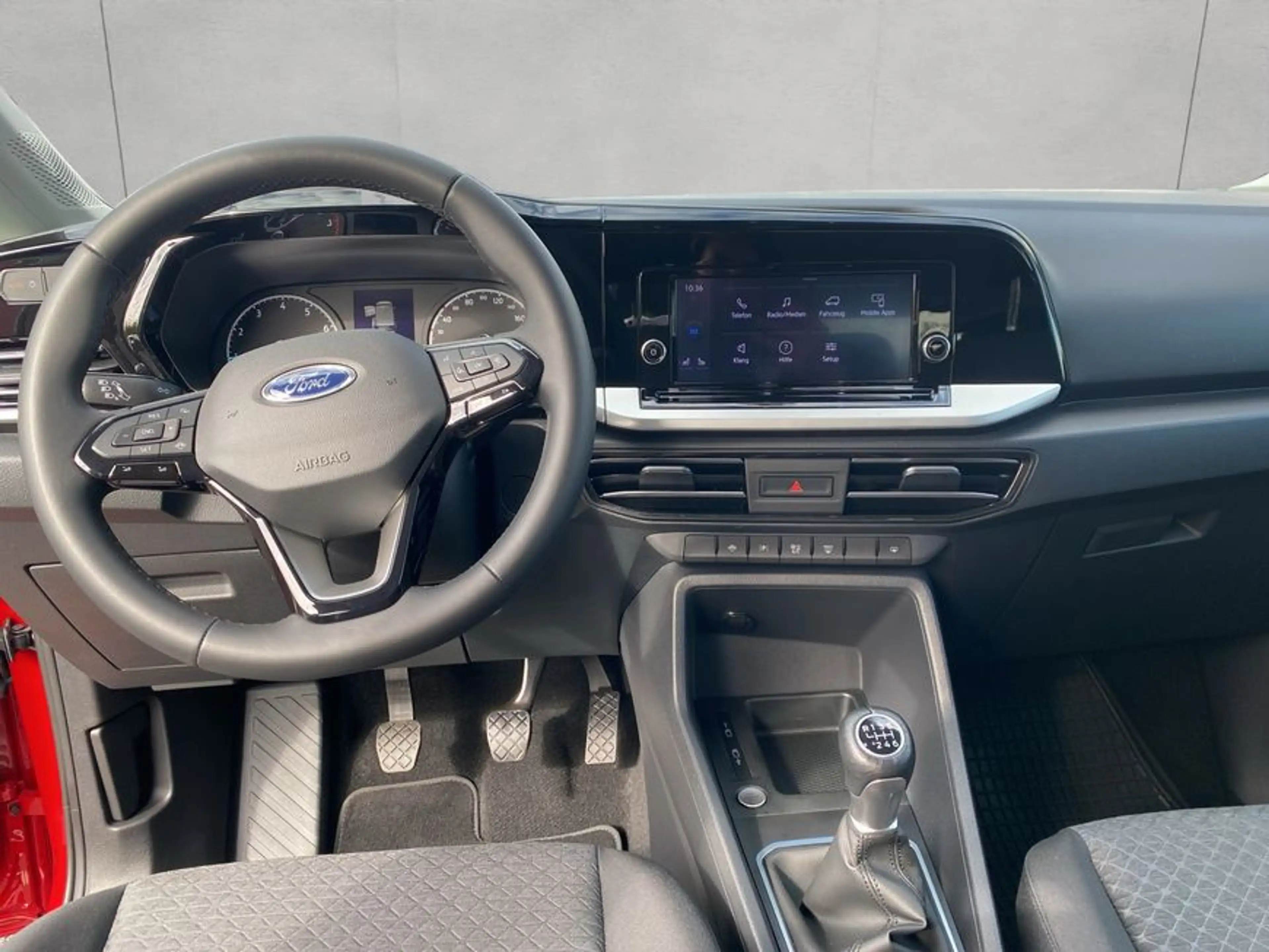 Ford Grand Tourneo Connect 1.5 EcoBoost TITANIUM — photo 12