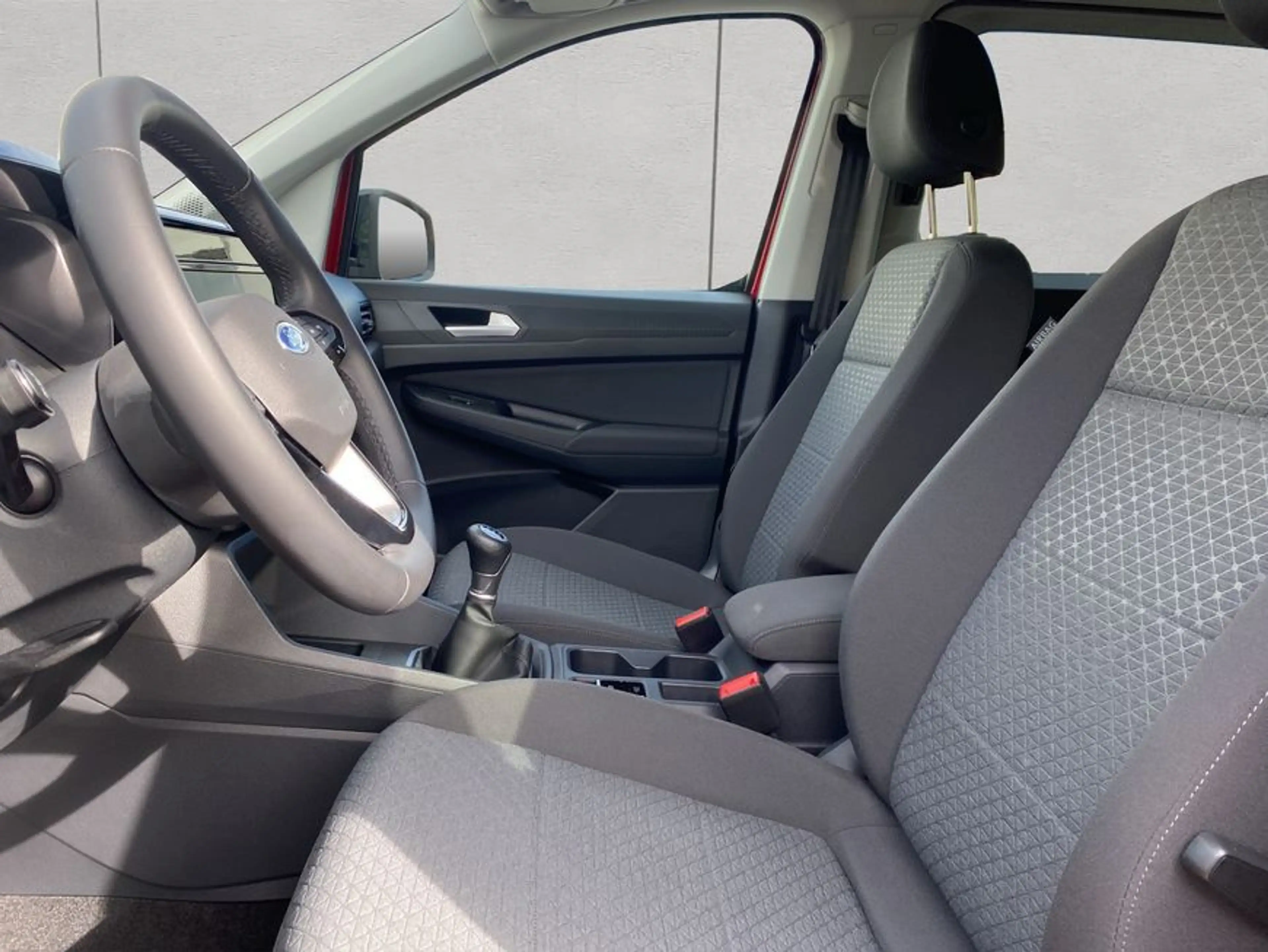 Ford Grand Tourneo Connect 1.5 EcoBoost TITANIUM — photo 9