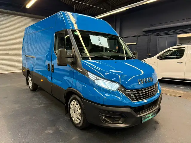 Iveco Massif Daily 35S18 Kasten L2H2 STHZ LED R-CAM AHK 3,5T