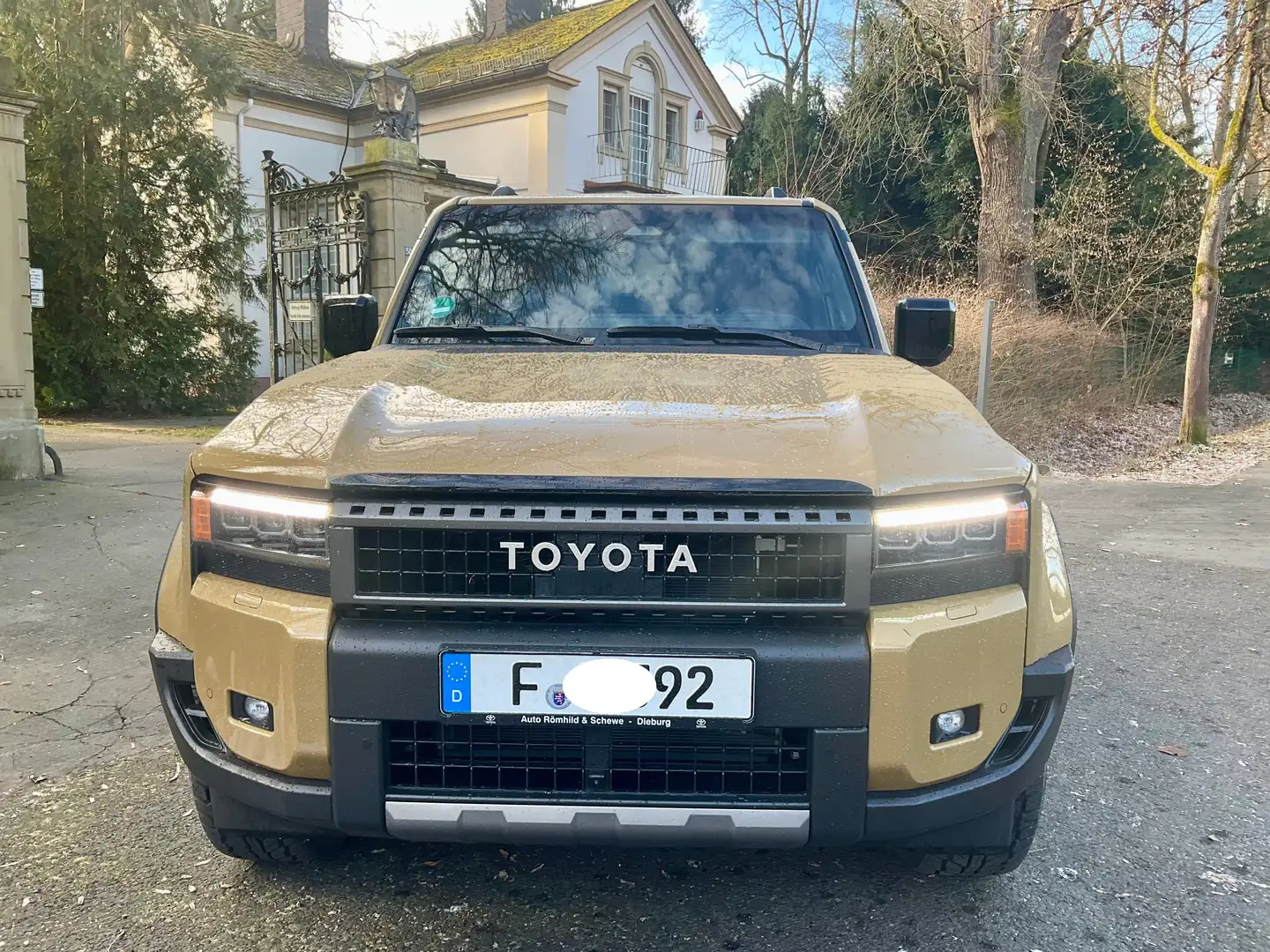 Toyota Land Cruiser 2.8 D-4D Automatik TEC-Edit 7seat Pano Leder braun Beige - 1
