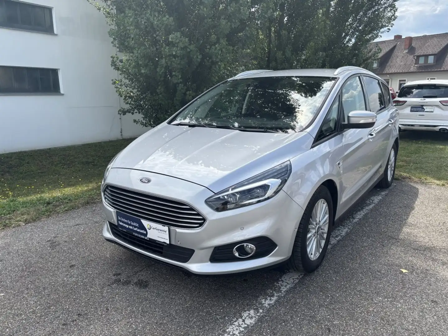 Ford S-Max Titanium 2.0TDCI 150PS Automatik Silber - 1