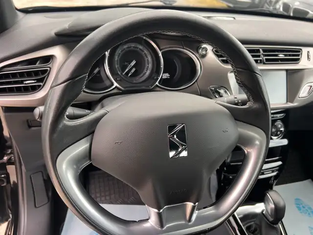 DS Automobiles DS 3 view 14