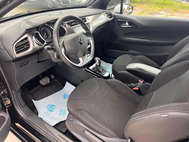 DS Automobiles DS 3 view 8