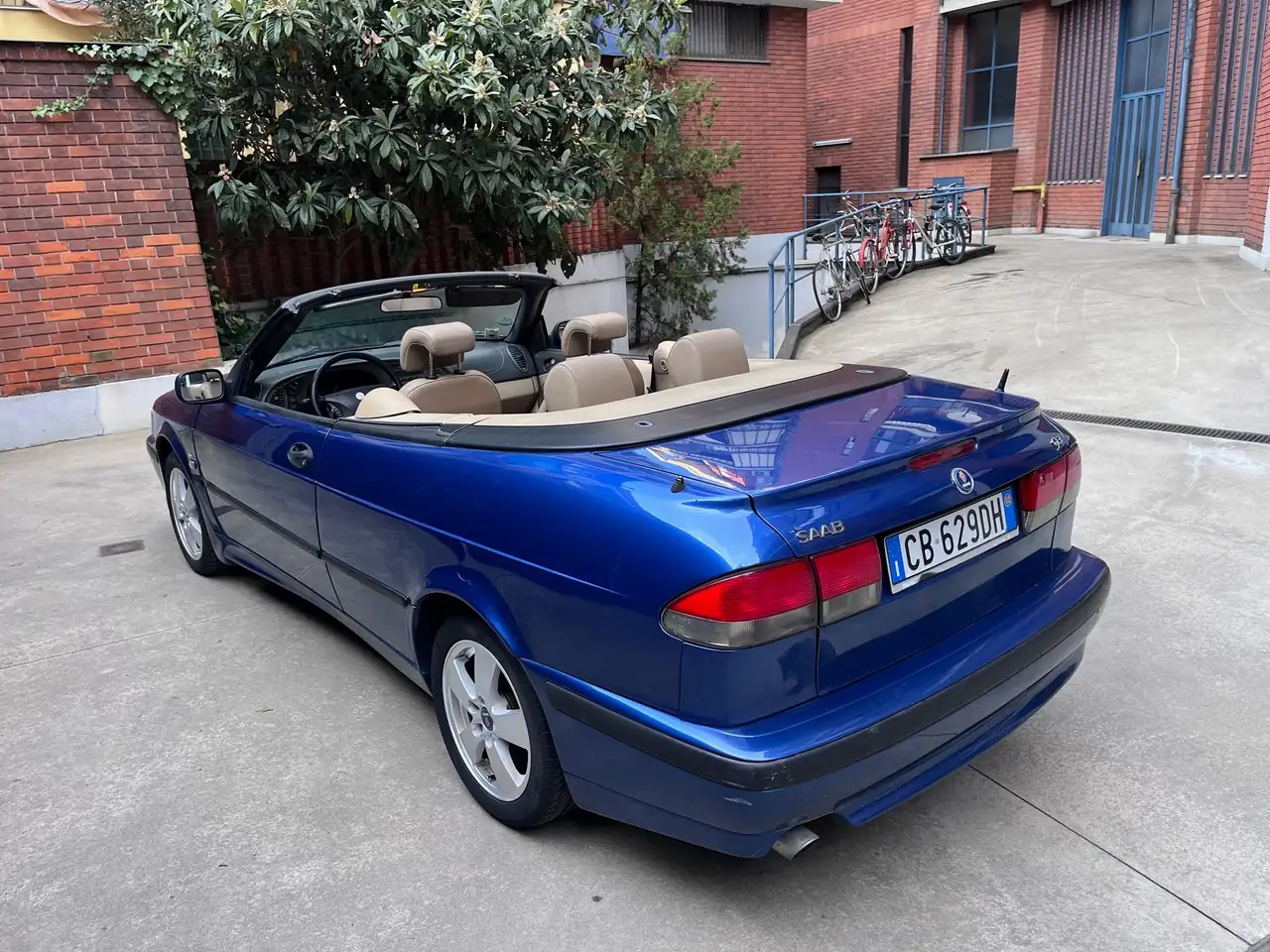 SAAB 9-3 1998 CABRIOLET - 2.0T  150ch - SELLERIE CUIR - VOLANT EN CUIR