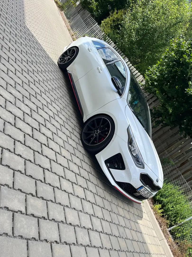 Kia Ceed / cee'd Ceed 1.6 T-GDI DCT7 OPF GT Weiß - 2