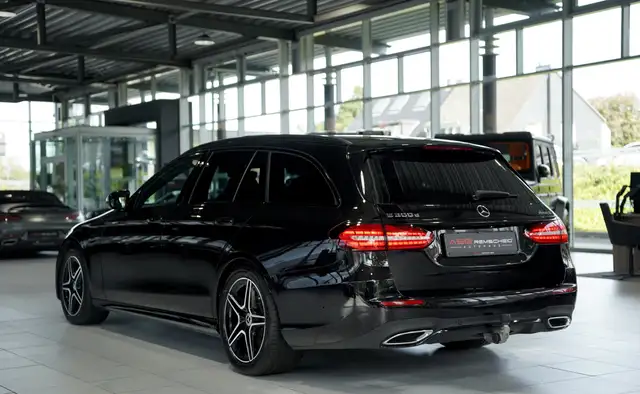 Mercedes-Benz E-Class view 10