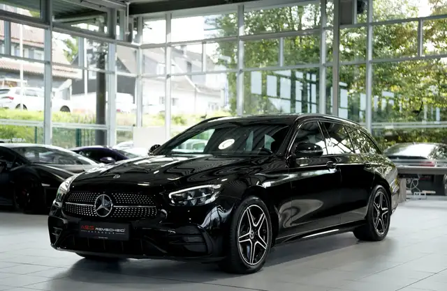Mercedes-Benz E-Class view 4