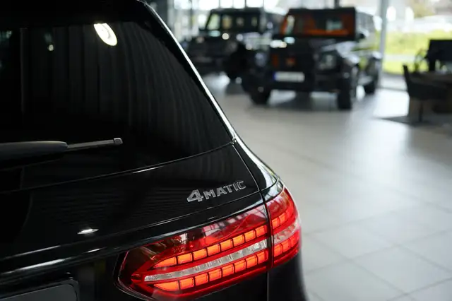 Mercedes-Benz E-Class view 14