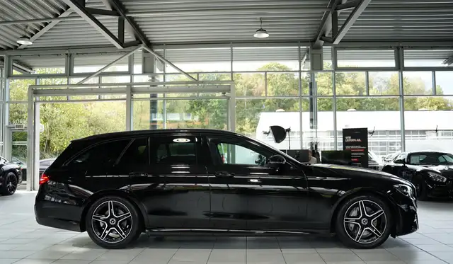 Mercedes-Benz E-Class view 6
