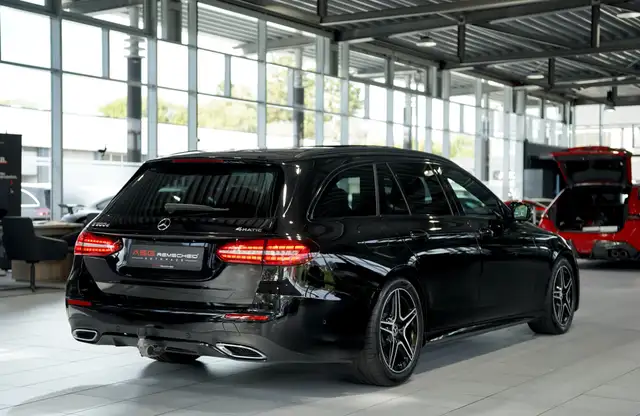 Mercedes-Benz E-Class view 8