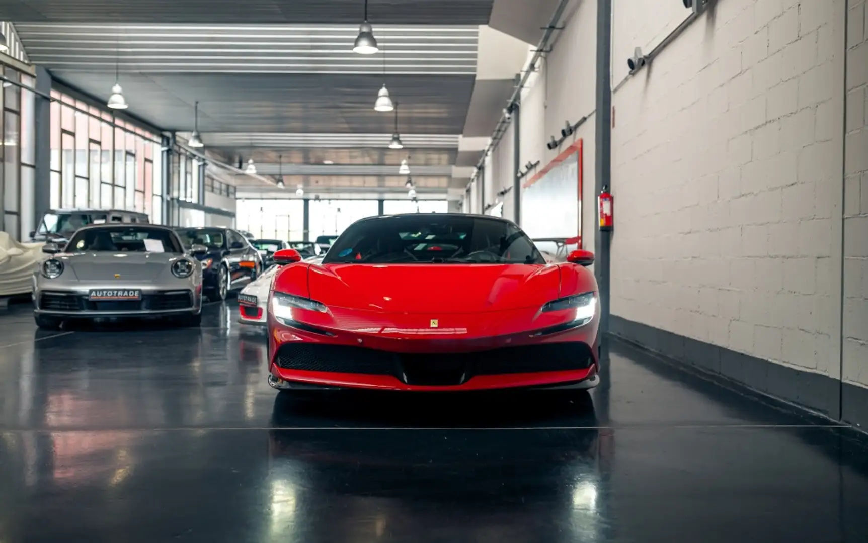 Ferrari SF90 Stradale Rouge - 2