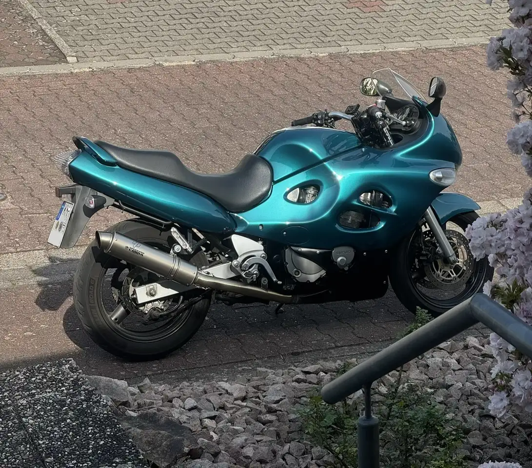 Suzuki GSX 750