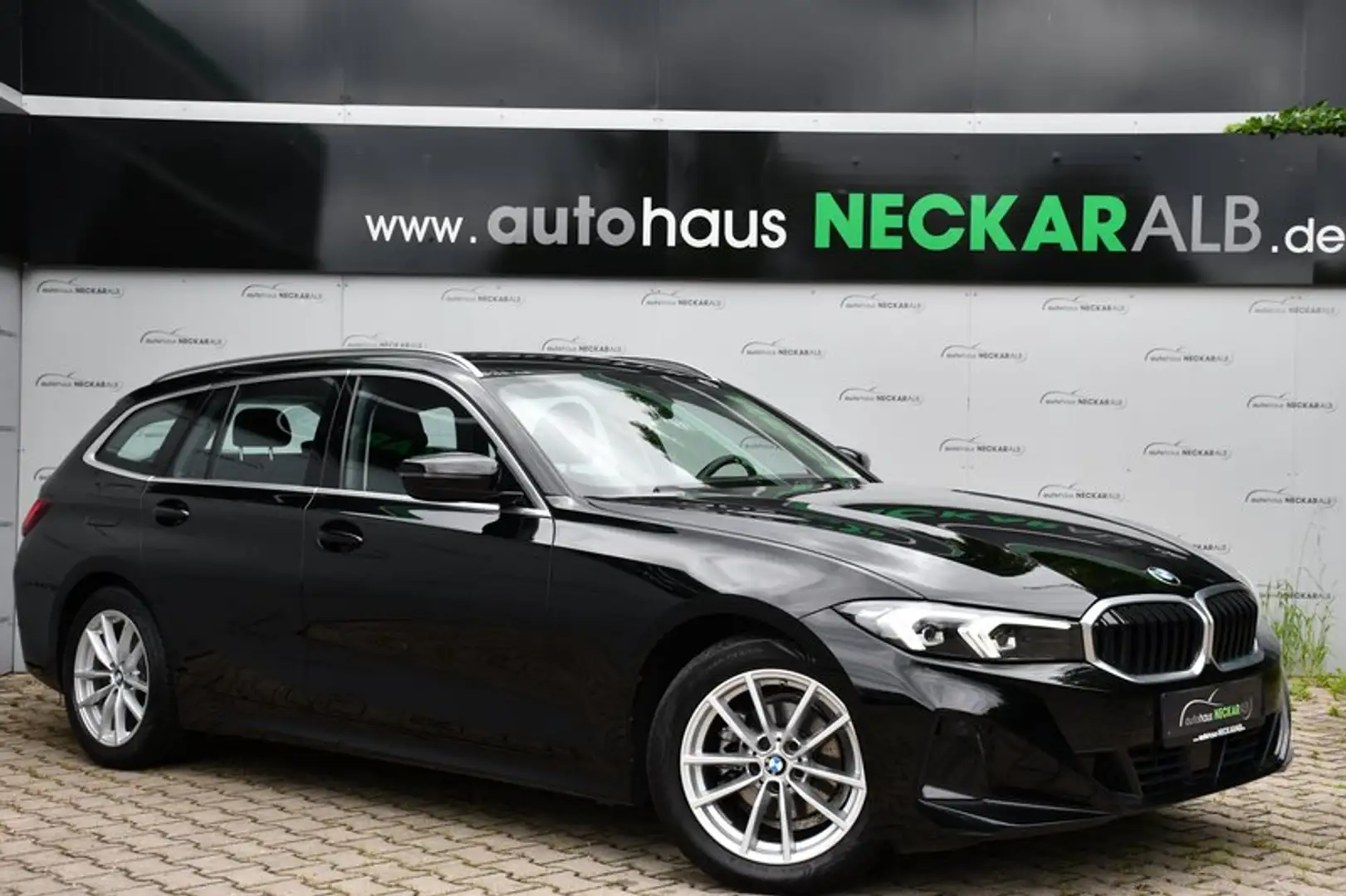 BMW 318 d Touring*Widescreen Display*Navi*CarPlay* Noir - 1