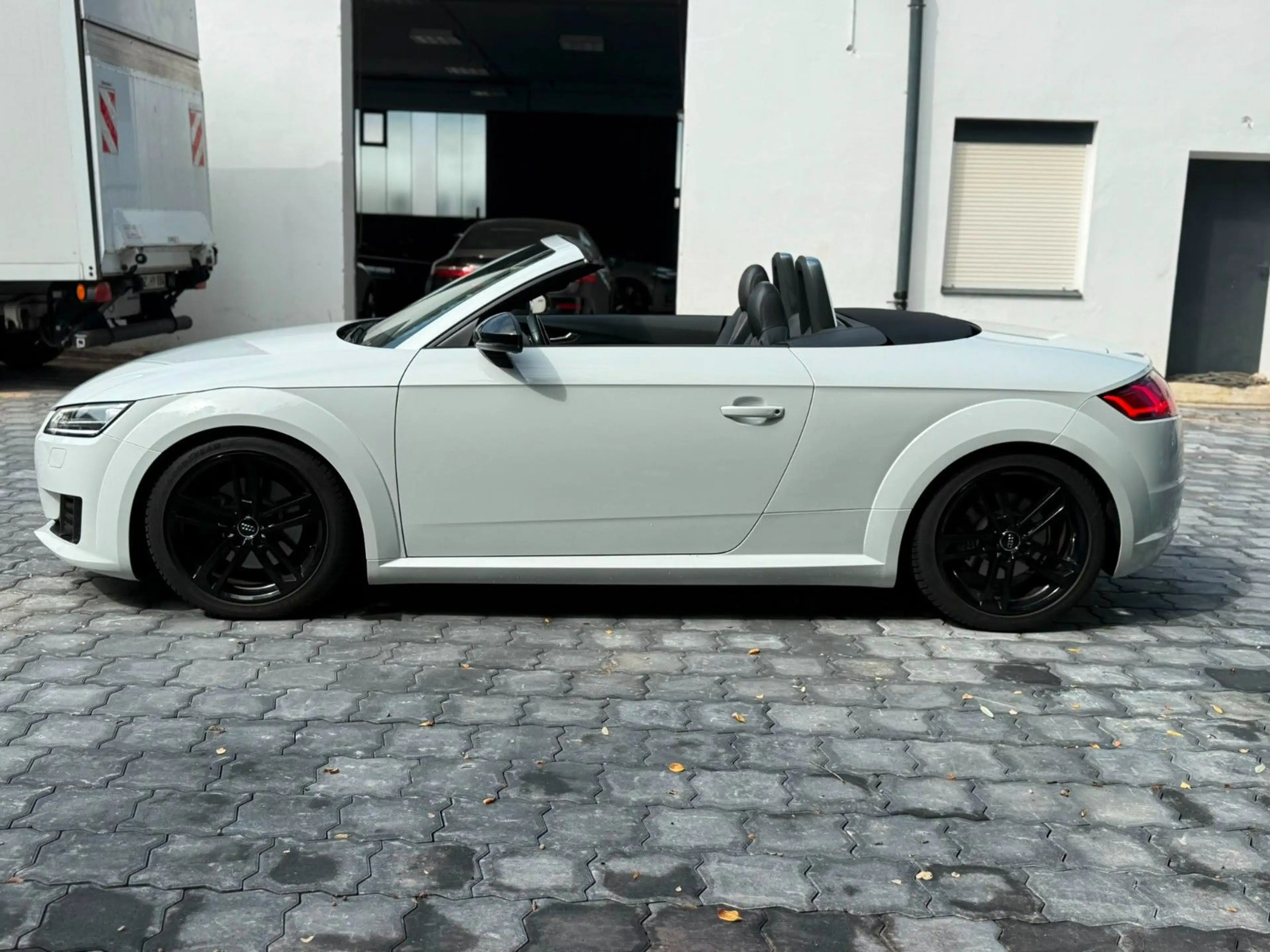 Audi TT Roadster 2.0 TFSI Quattro Virtual Cockp. Navi — photo 2
