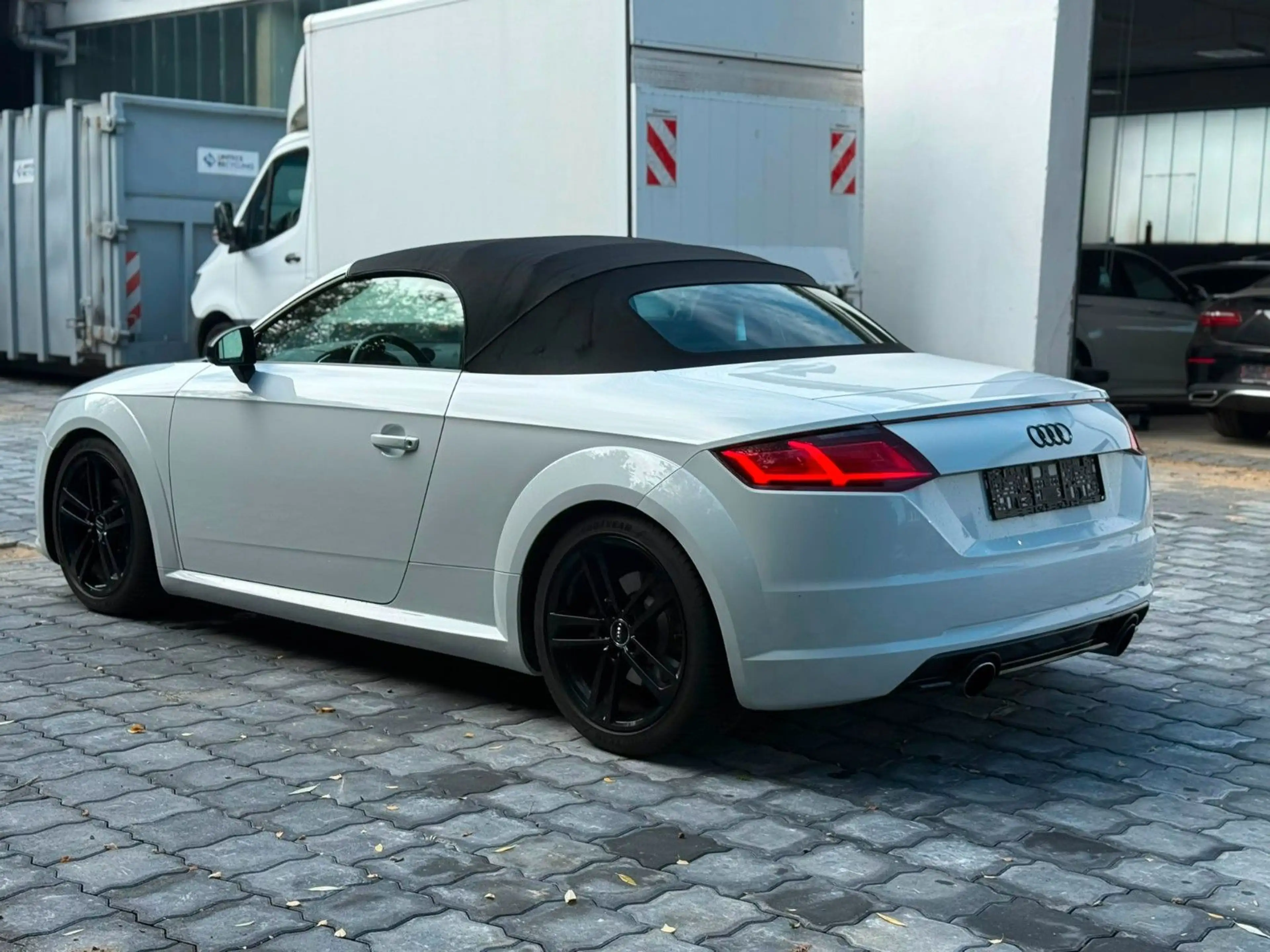 Audi TT Roadster 2.0 TFSI Quattro Virtual Cockp. Navi — photo 14