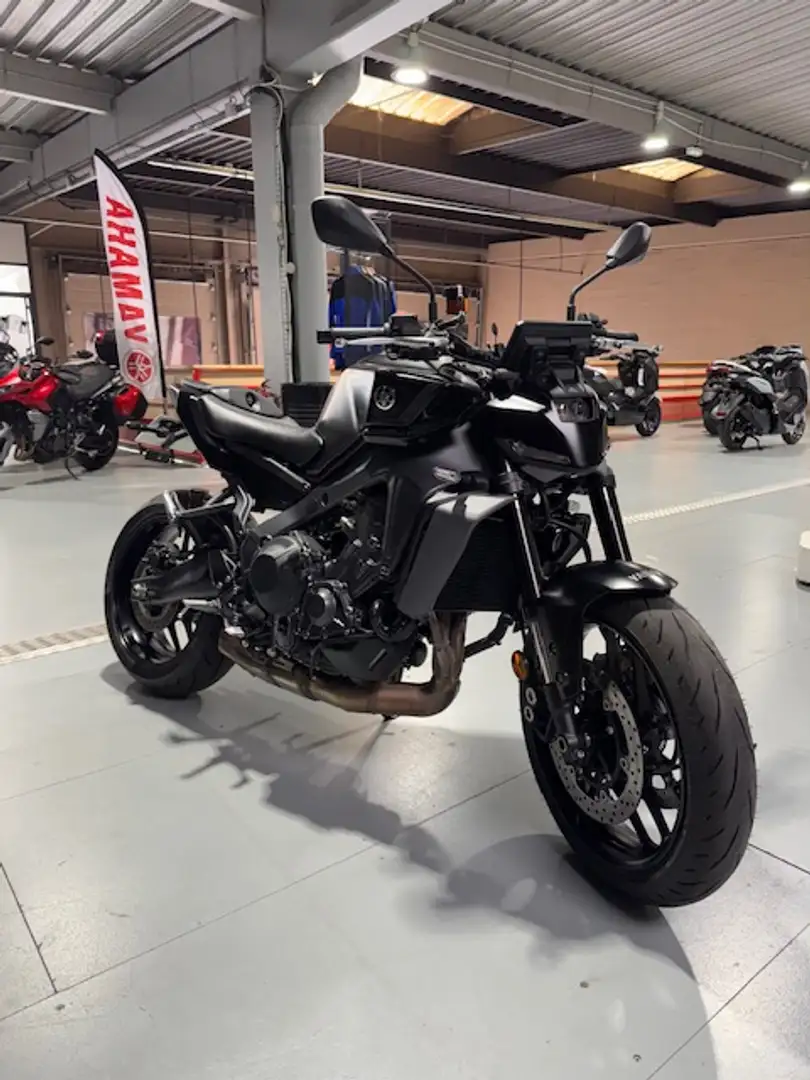 Yamaha MT-09 Noir - 1