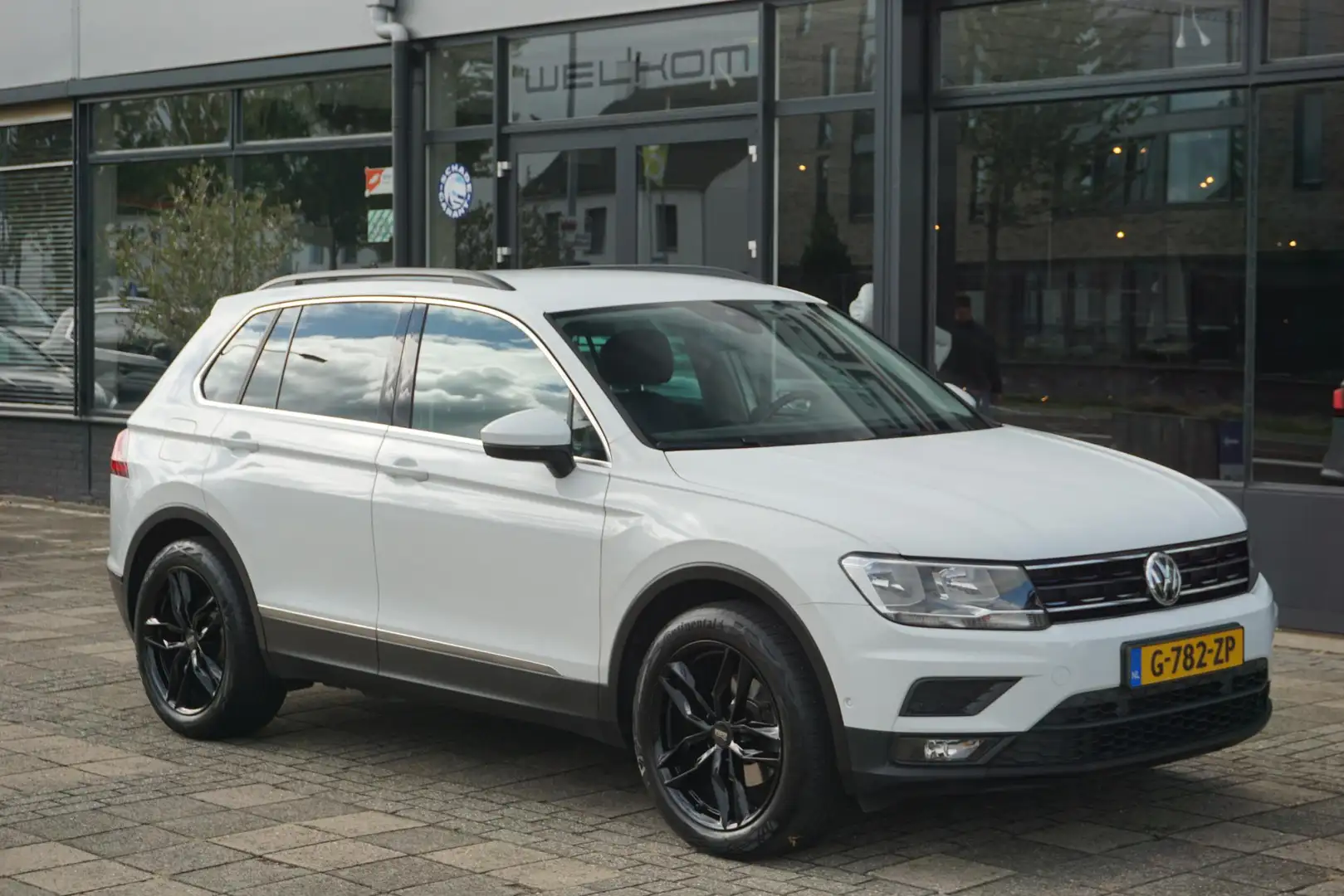 Volkswagen Tiguan 1.5 TSI ACT Comfortline | Trekhaak | NL Auto Blanc - 1
