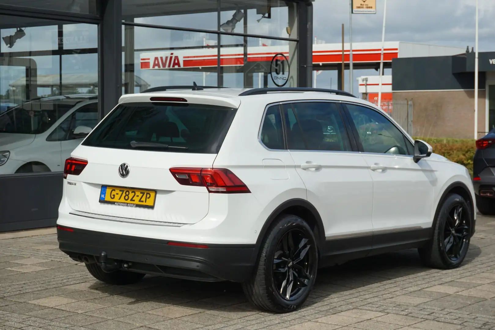 Volkswagen Tiguan 1.5 TSI ACT Comfortline | Trekhaak | NL Auto Blanc - 2