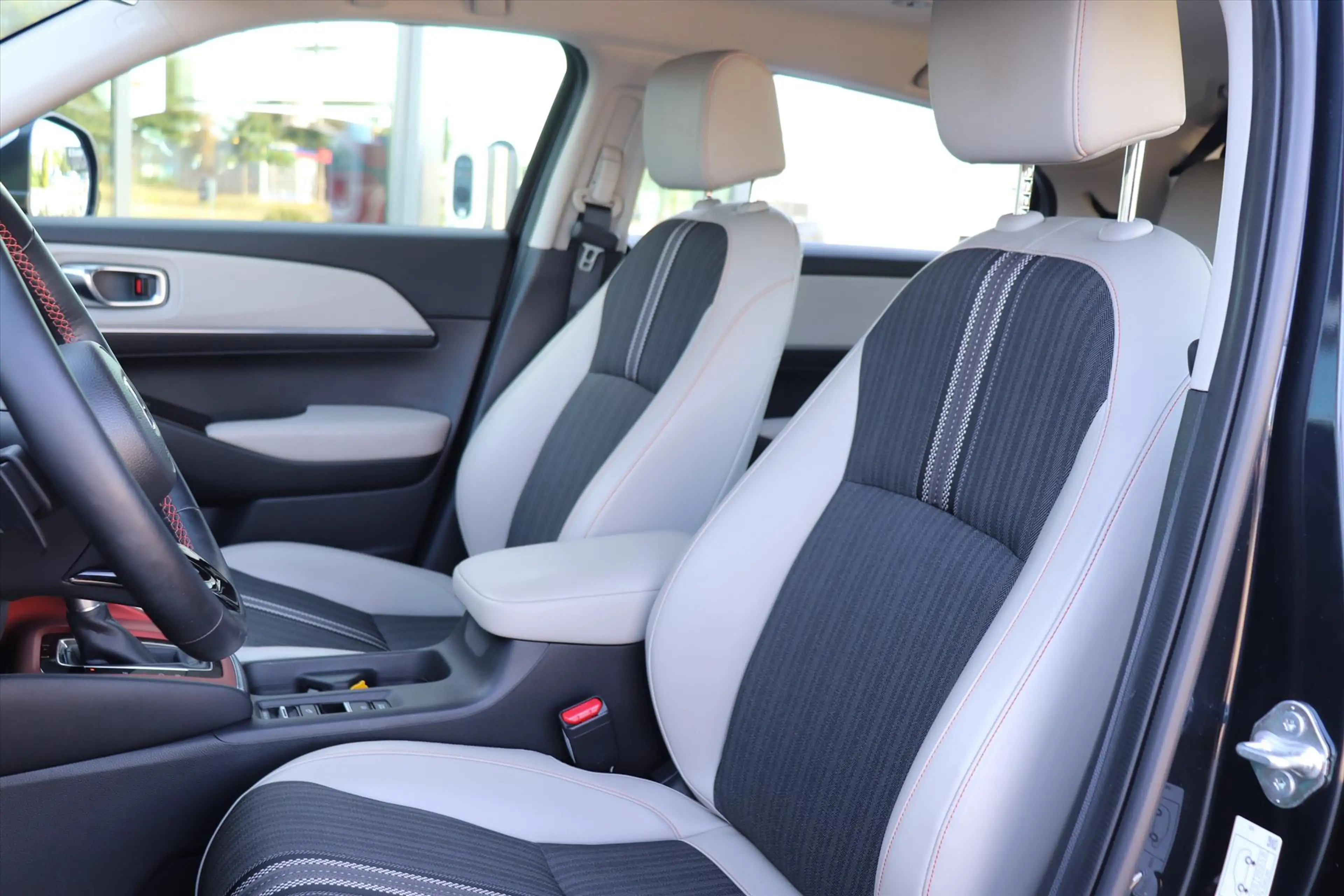 Honda HR-V 1.5 i-MMD 131pk CVT Advance Style — photo 6
