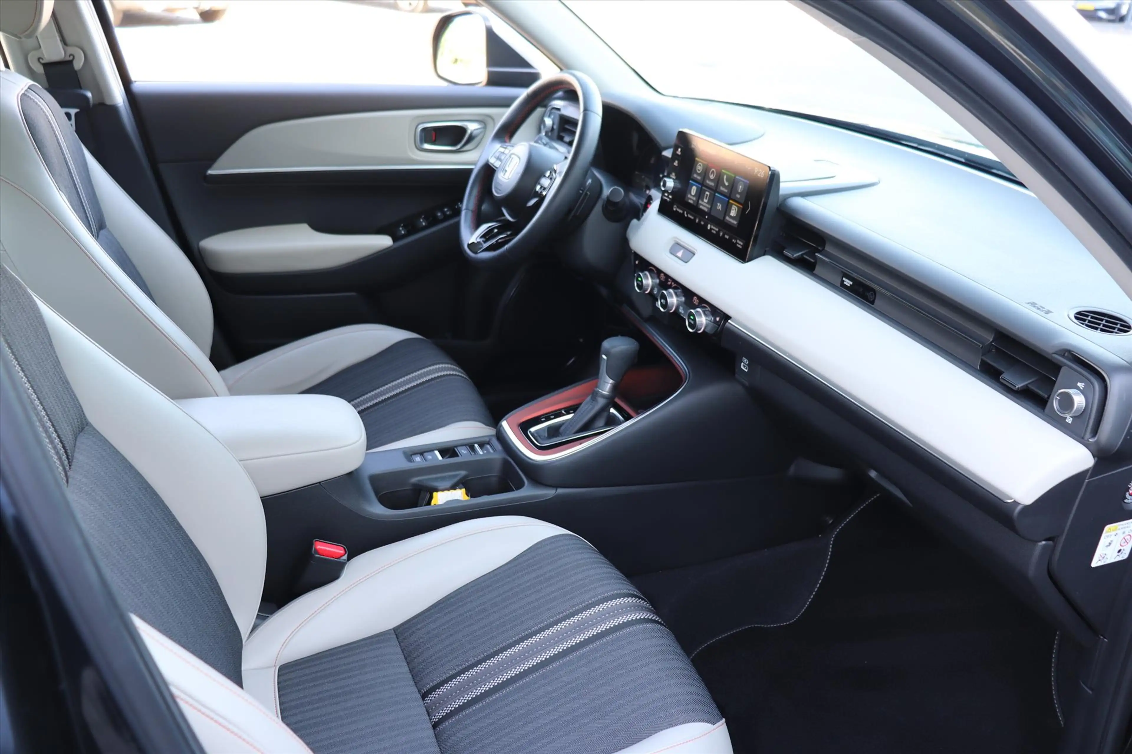Honda HR-V 1.5 i-MMD 131pk CVT Advance Style — photo 18