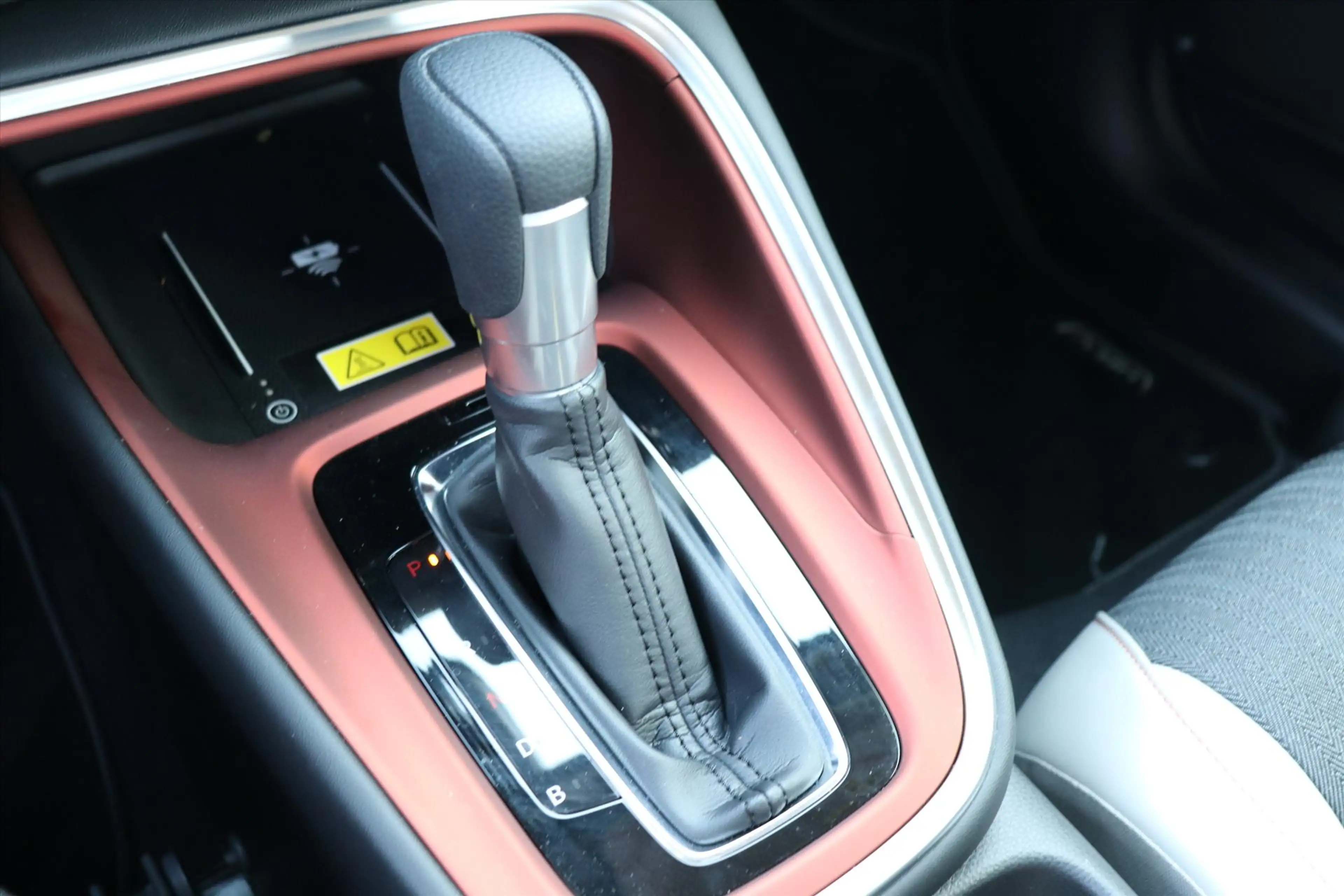 Honda HR-V 1.5 i-MMD 131pk CVT Advance Style — photo 22