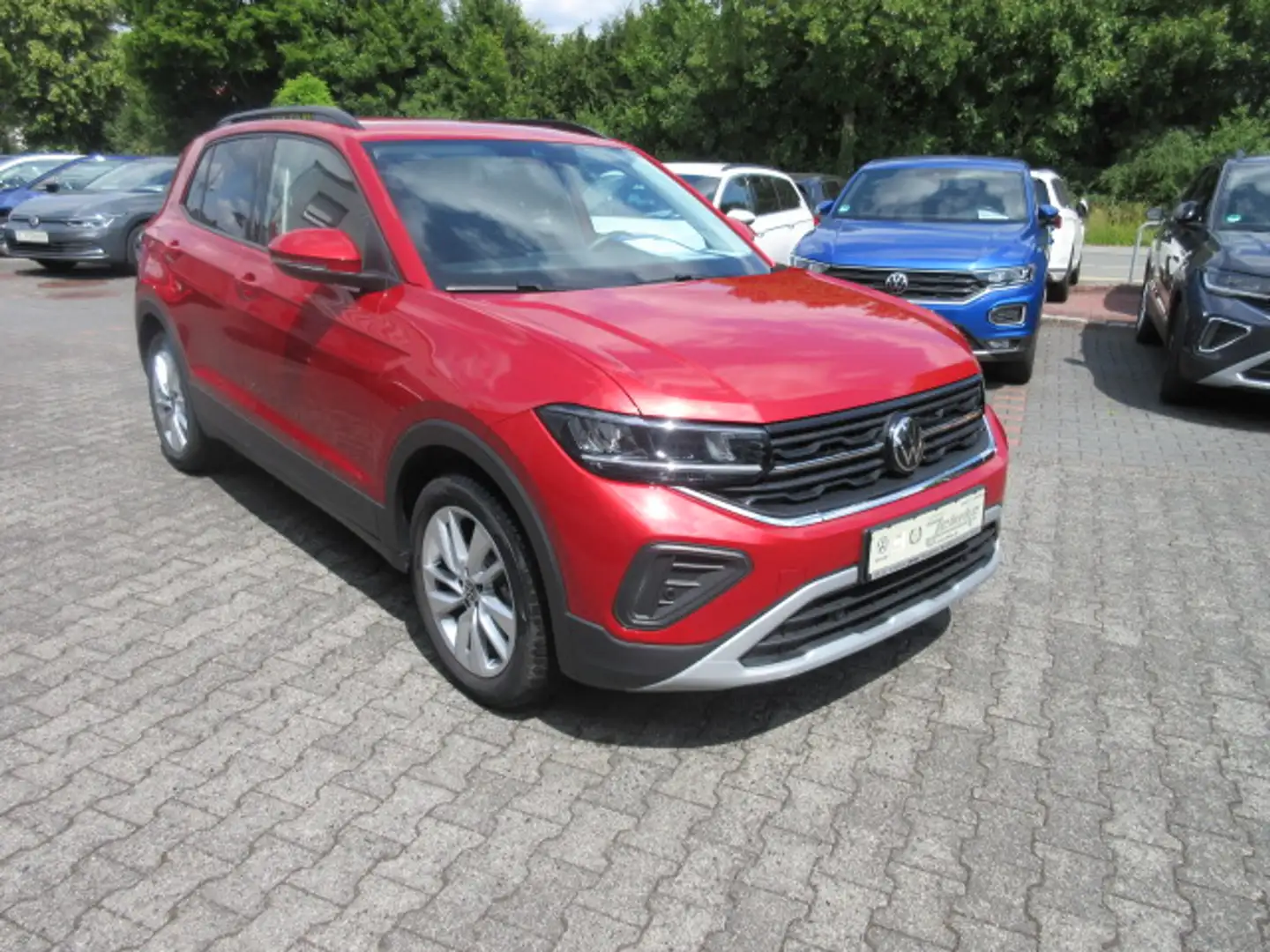 Volkswagen T-Cross Life 1,5 TSI DSG KAMERA ALU APP APS ACC LED SITZHE Rot - 1