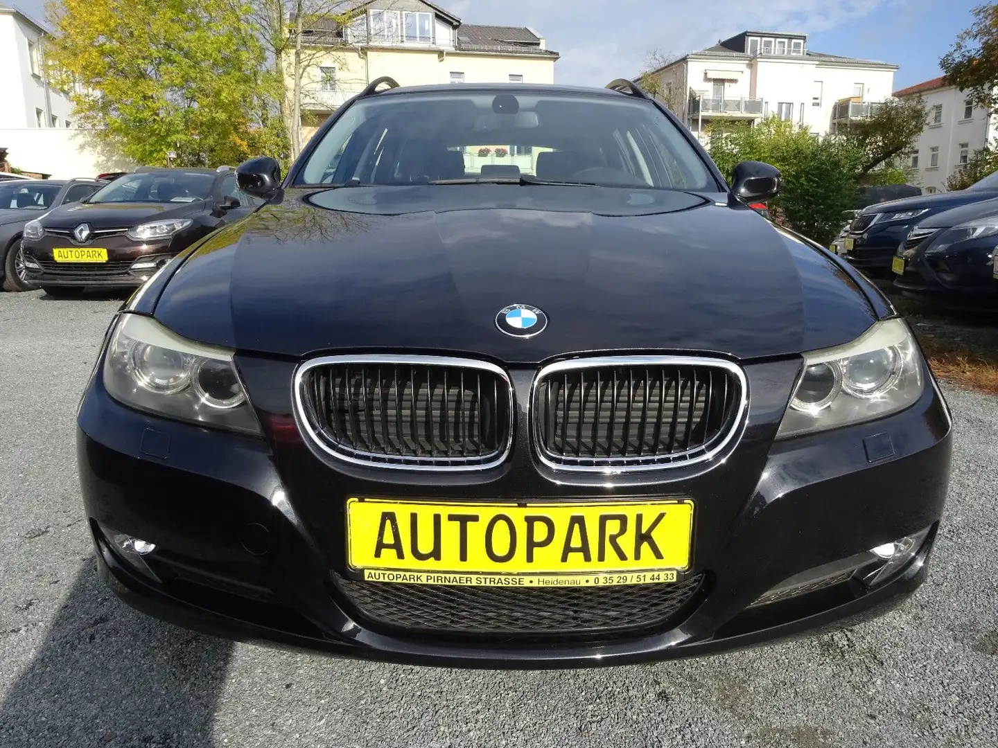 BMW 318 i Touring aus 1. Hand * Navi, Xenon, Nr. 21 Schwarz - 2