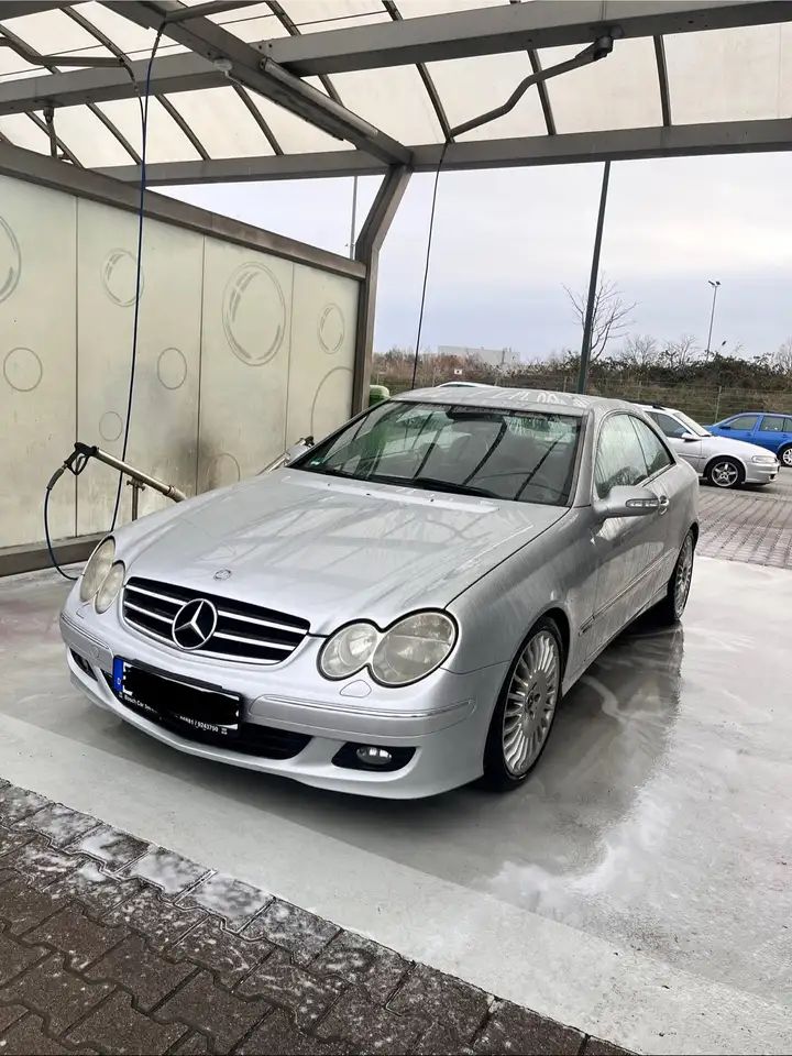 Mercedes-Benz CLK 320
