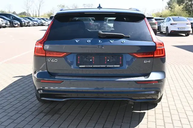 Volvo V60 view 4