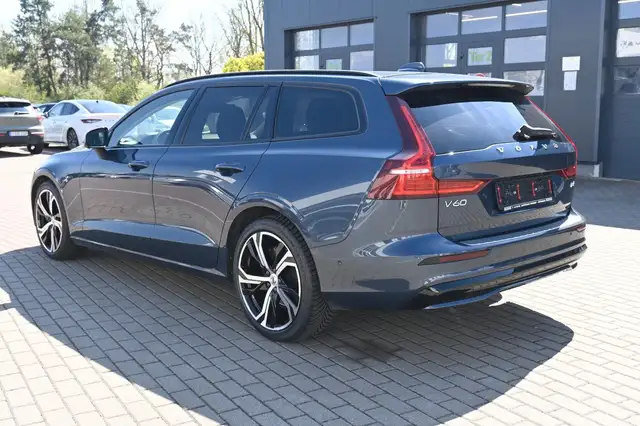 Volvo V60 view 3