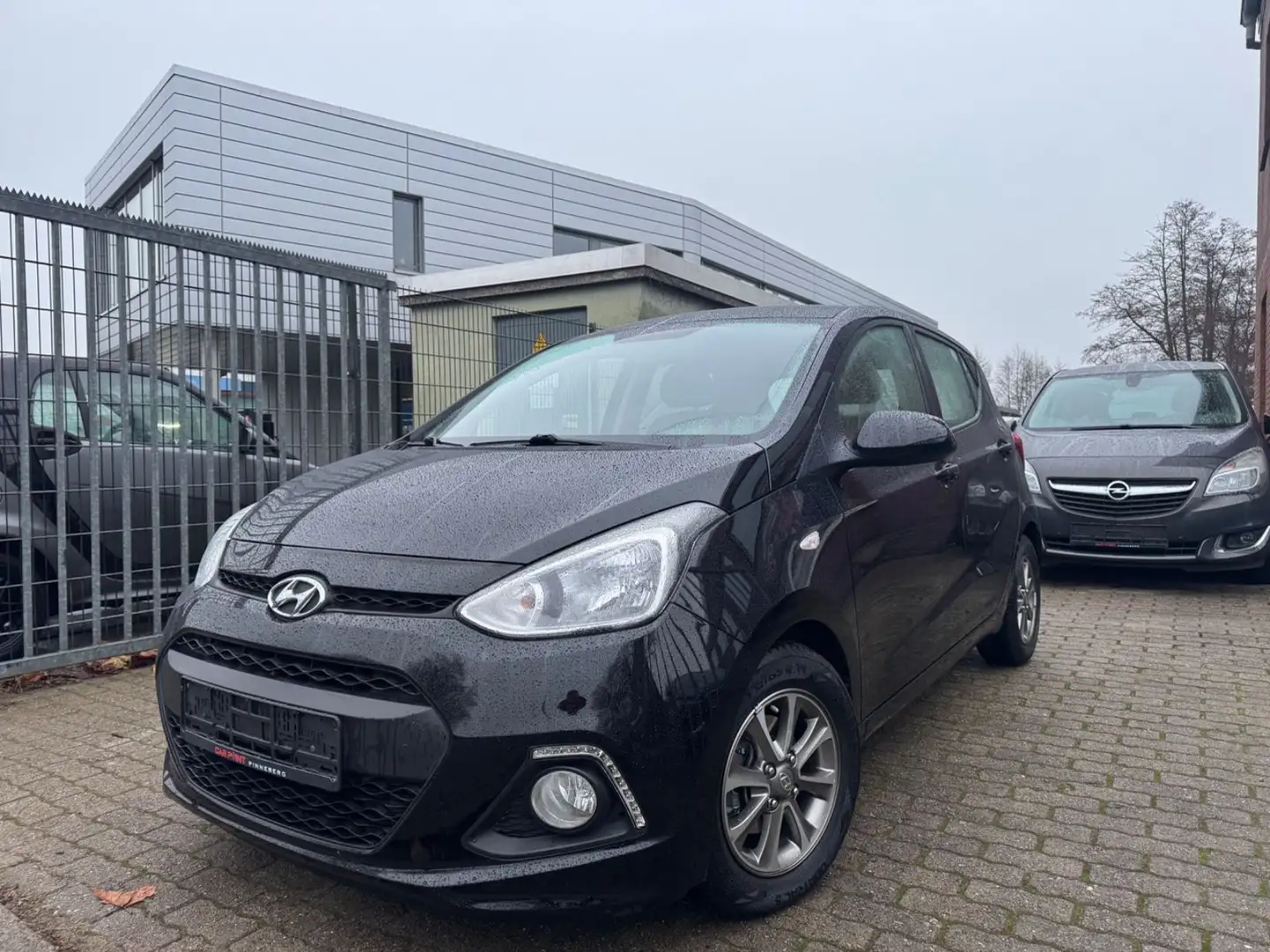 Hyundai i10 YES! SITZ/LENKRADHEIZUNG TEMPOMAT FREICHSPRE Schwarz - 1