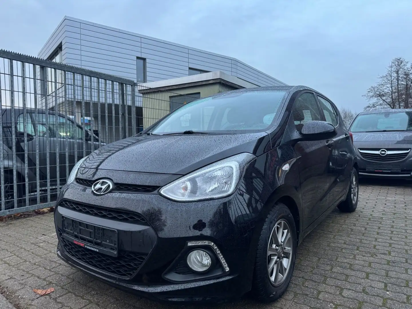 Hyundai i10 YES! SITZ/LENKRADHEIZUNG TEMPOMAT FREICHSPRE Schwarz - 2